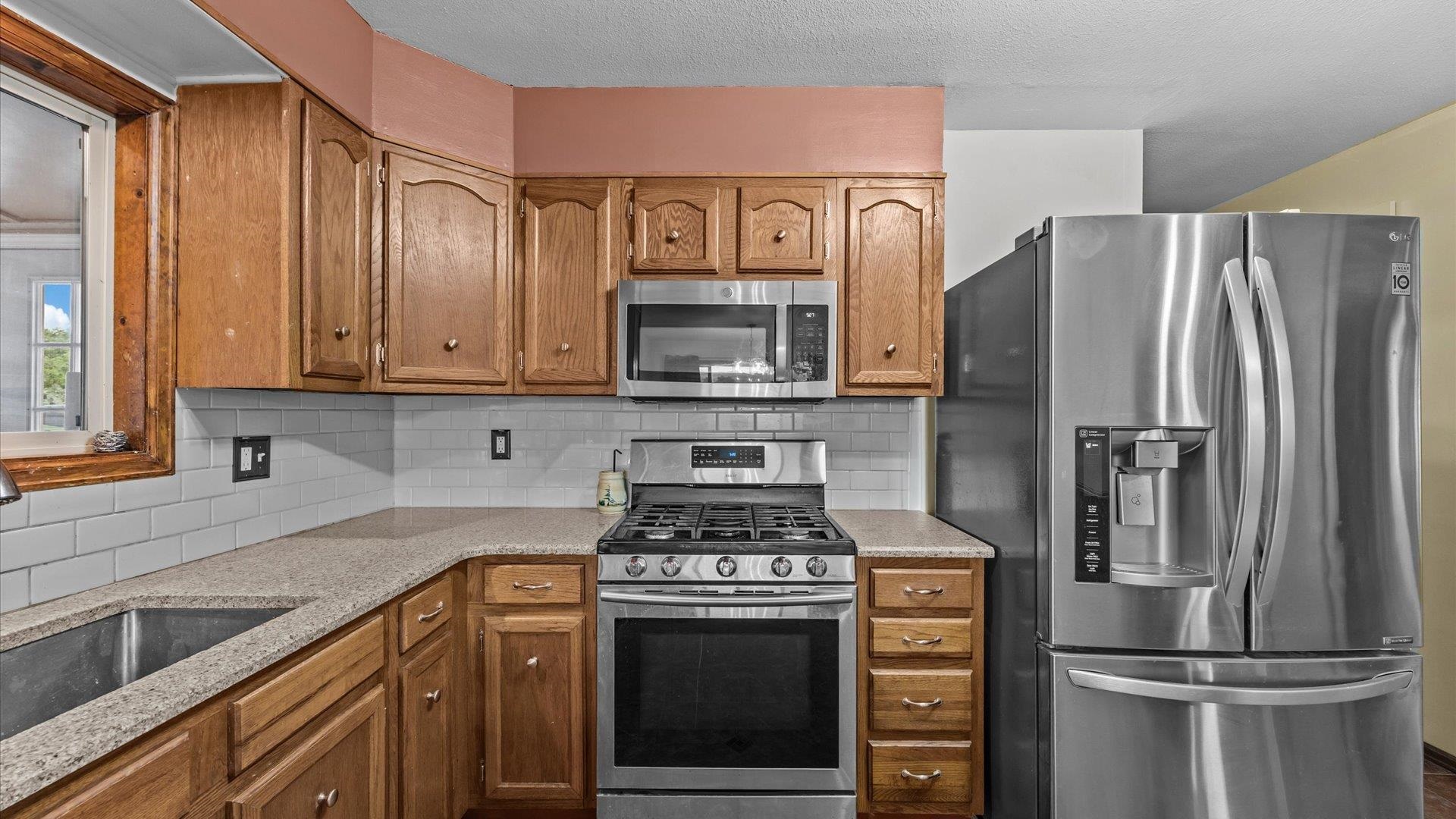 891 20 1/2 Road Property Photo 11