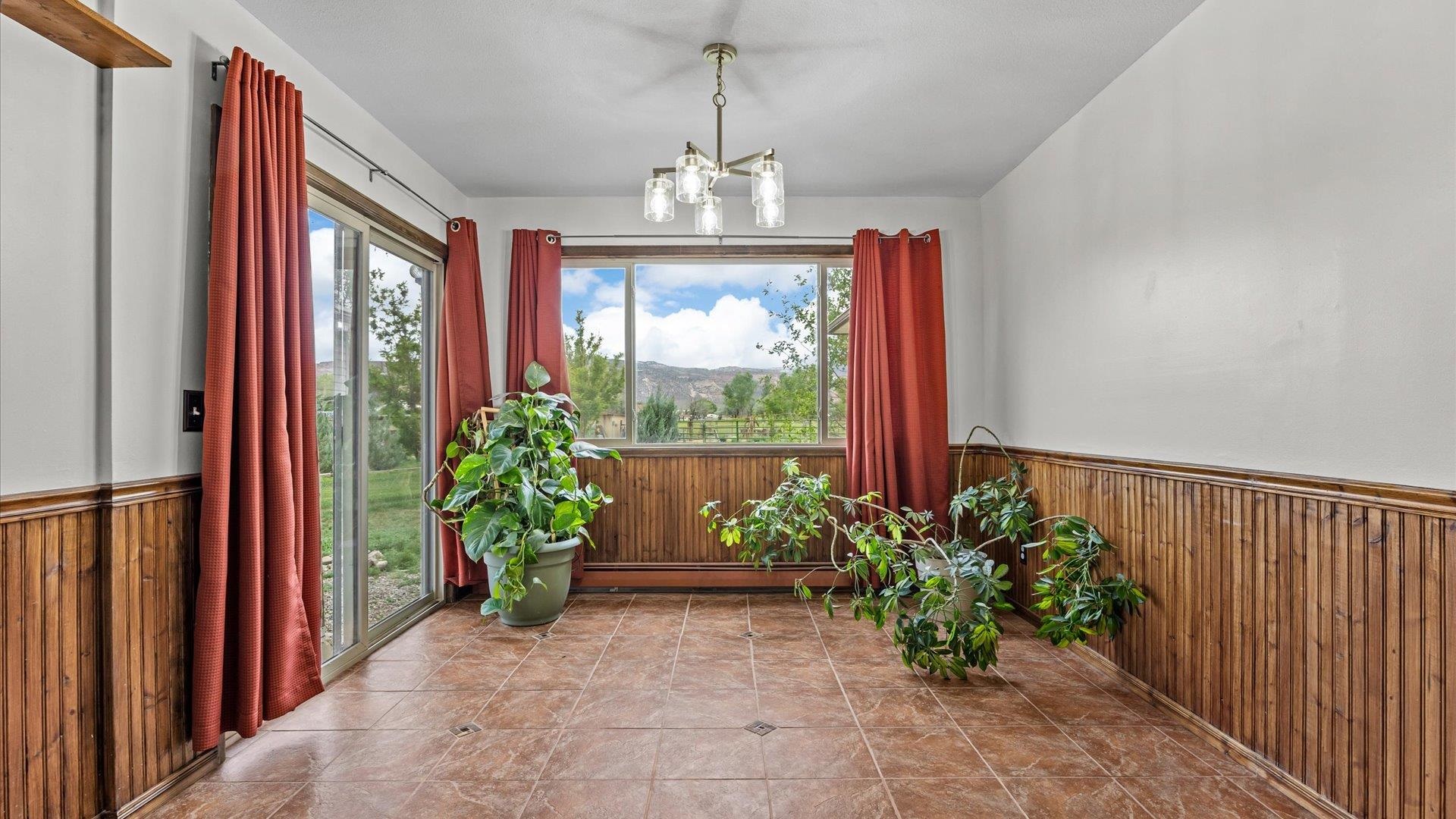 891 20 1/2 Road Property Photo 12
