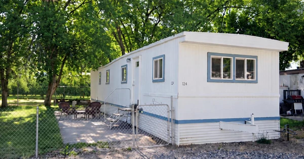 2713 B 1/2 Road Property Photo 1