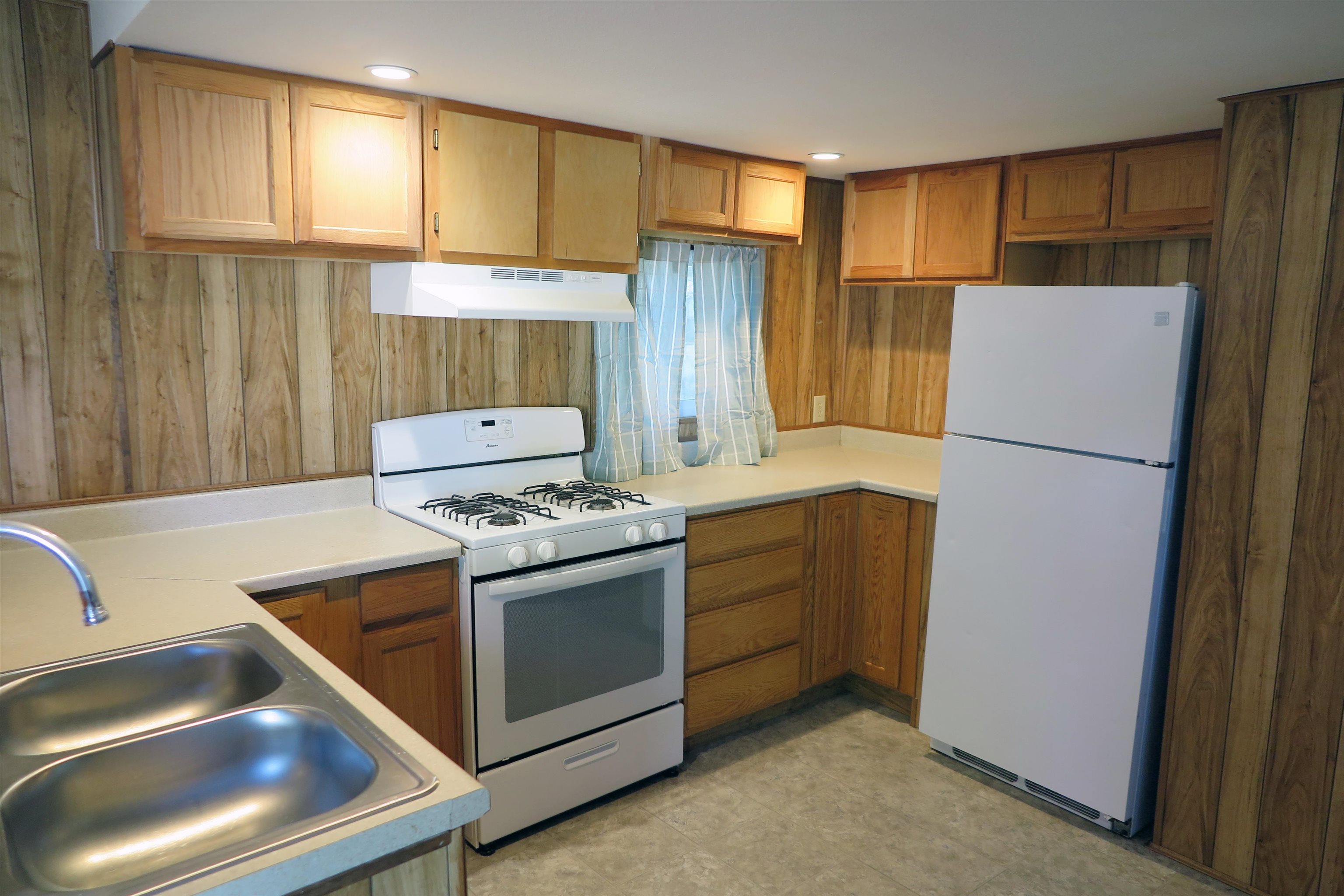 2713 B 1/2 Road Property Photo 2