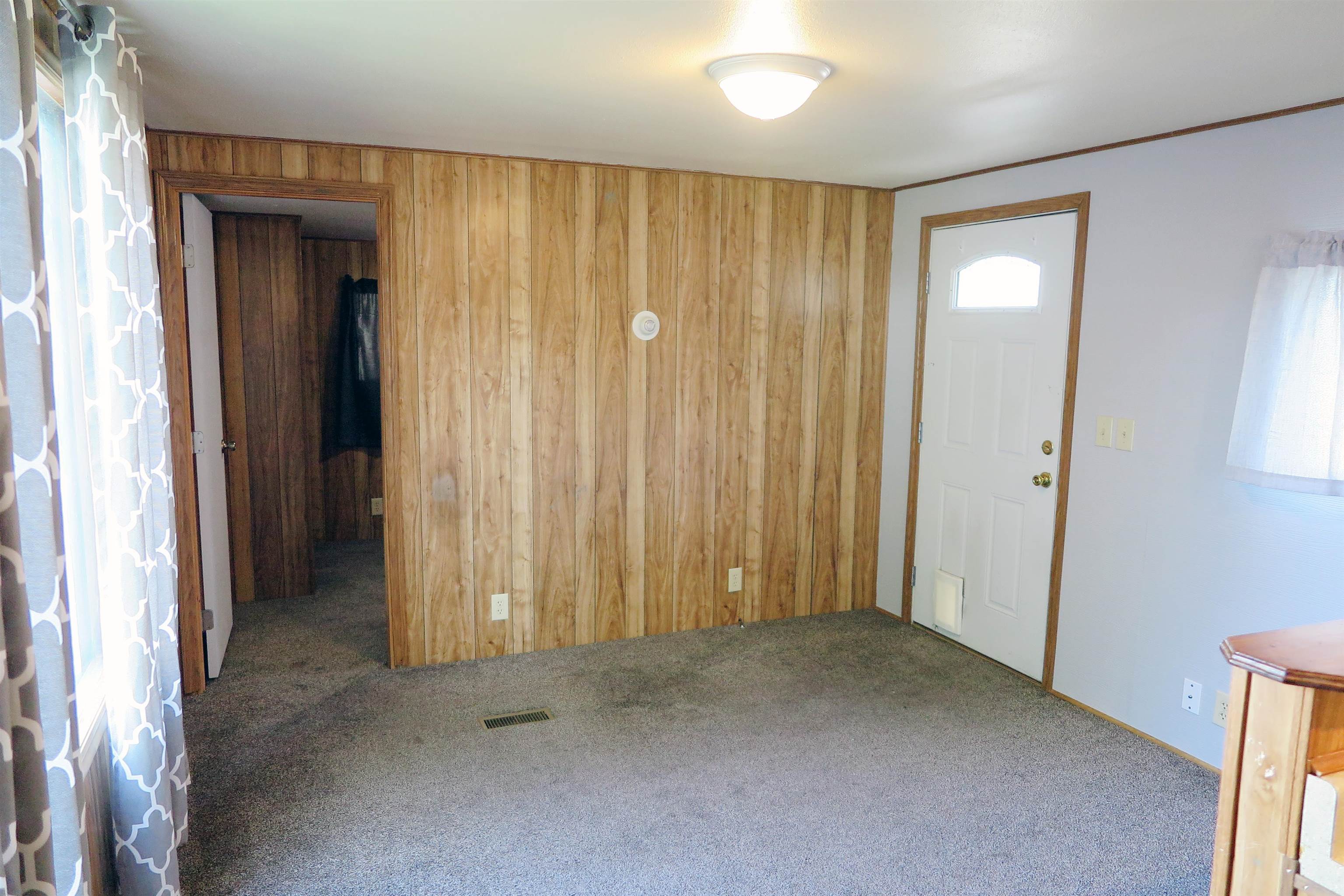 2713 B 1/2 Road Property Photo 4