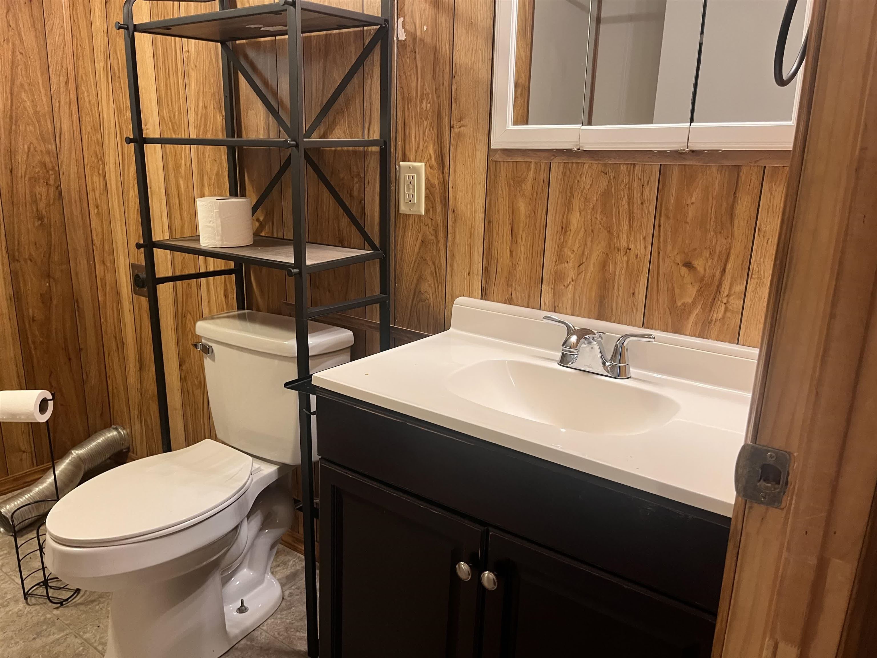 2713 B 1/2 Road Property Photo 7