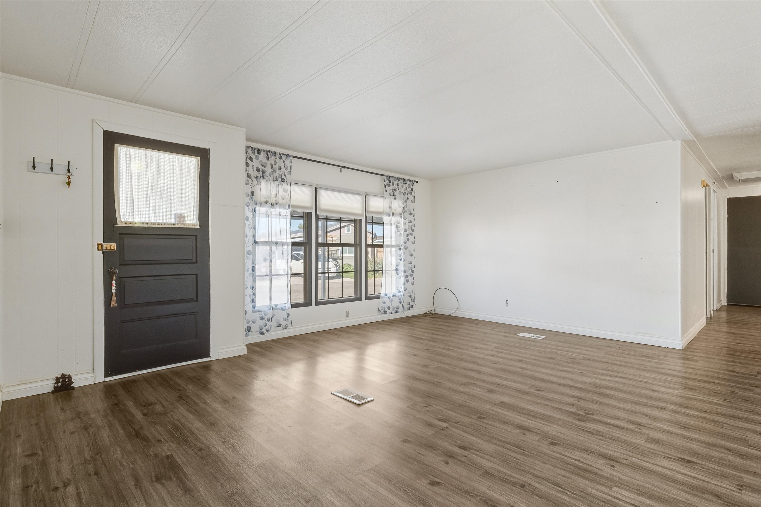 3251 E Road Property Photo 10