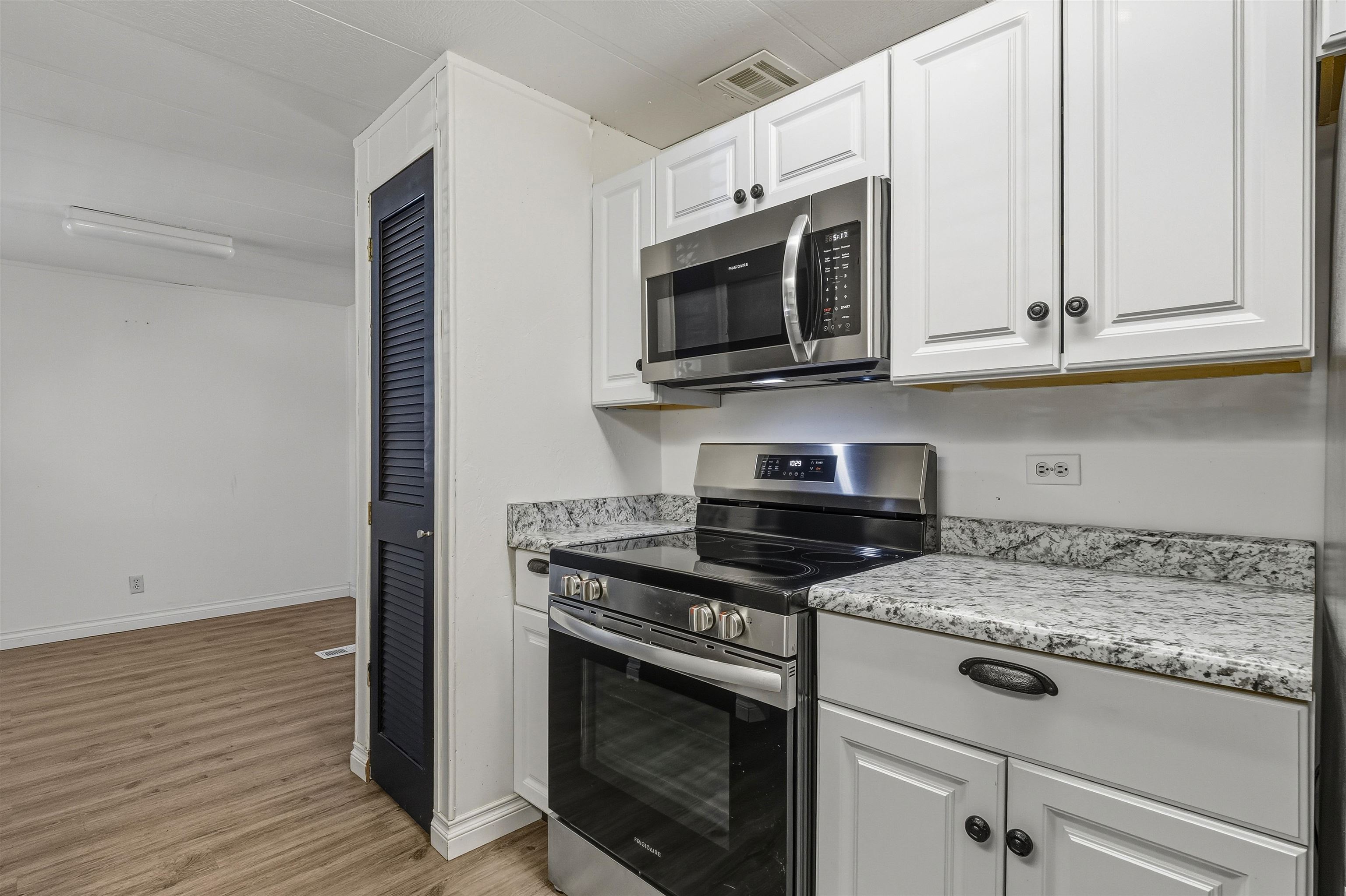3251 E Road Property Photo 25