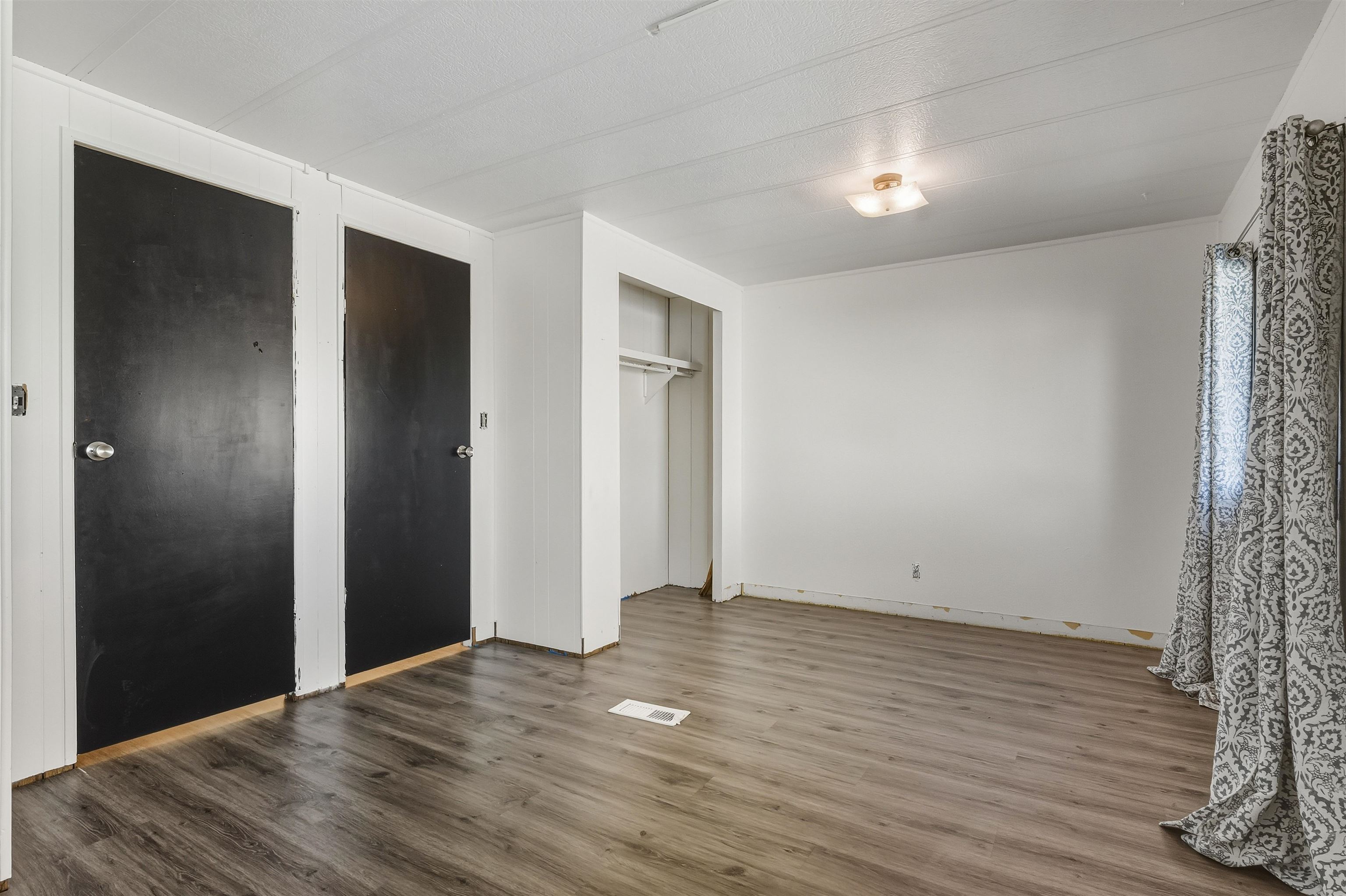 3251 E Road Property Photo 33