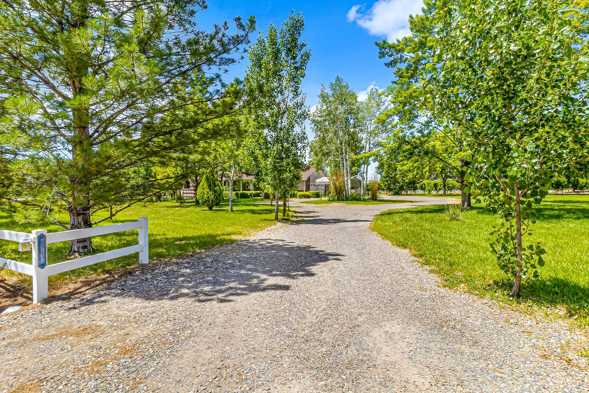 3609 G Road Property Photo 4