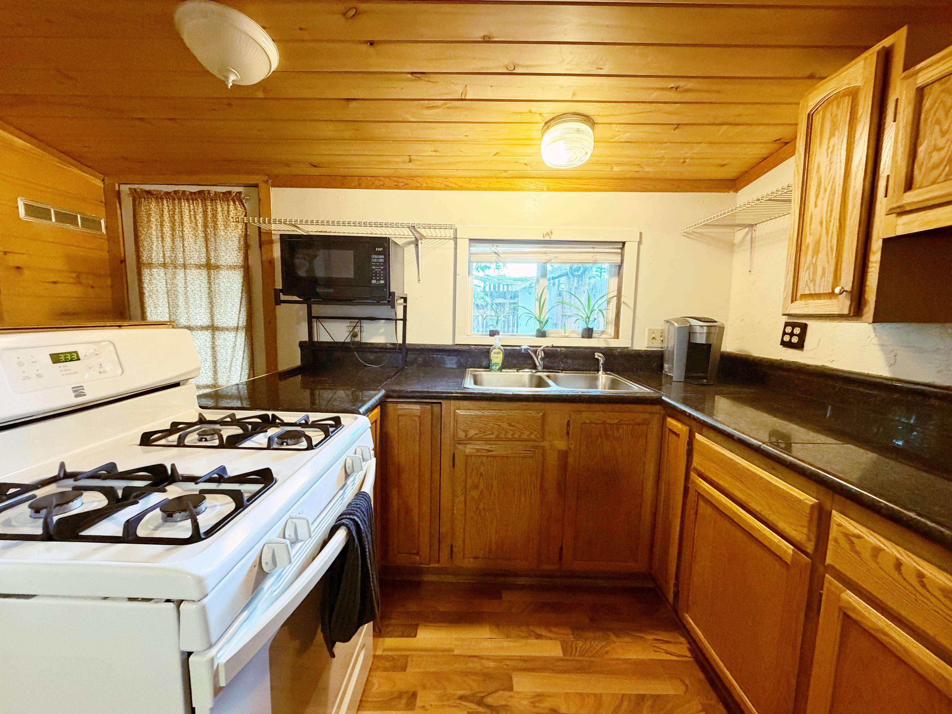 865 W Main Street Property Photo 6