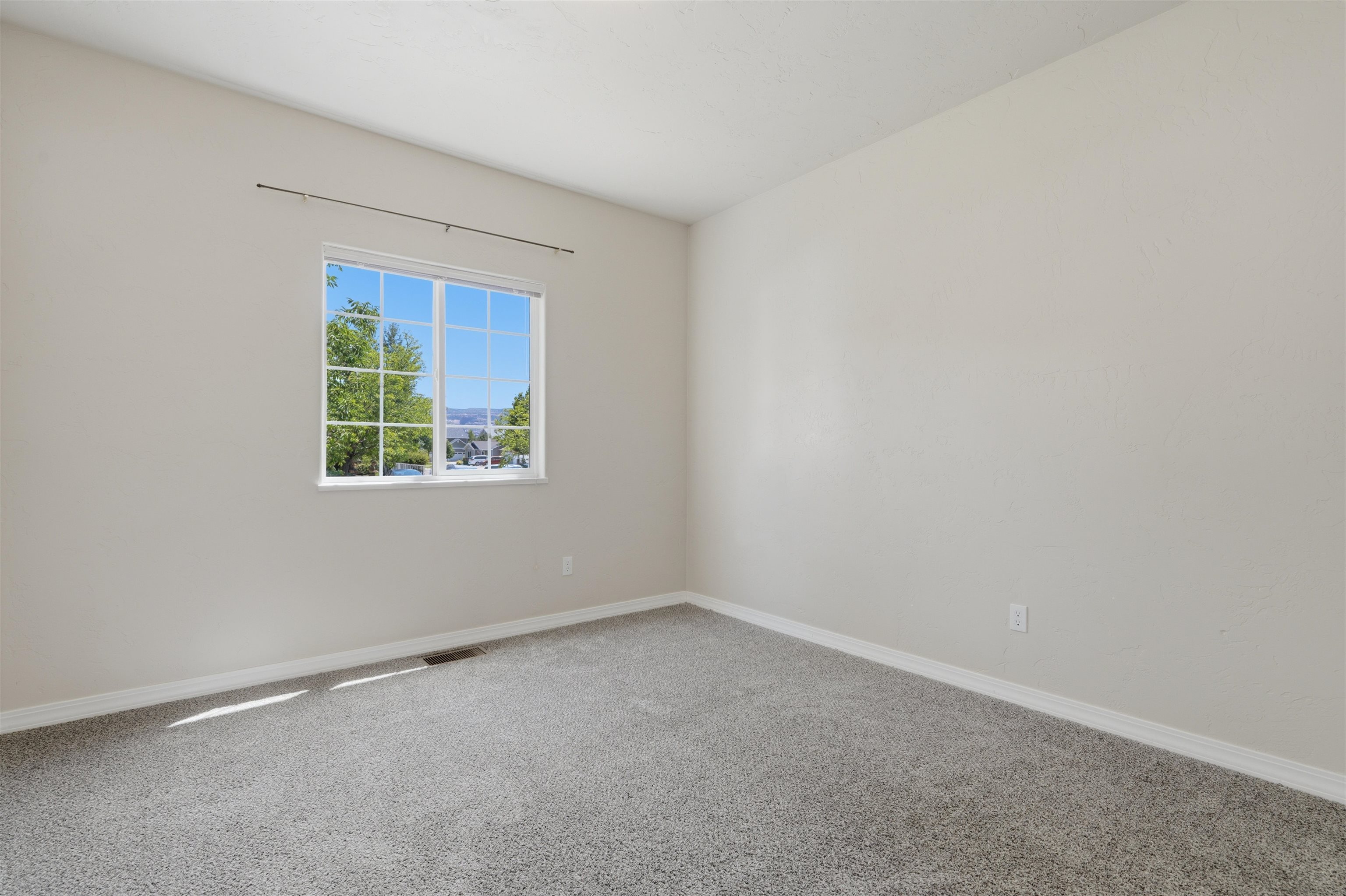 1285 Claremont Drive Property Photo 15