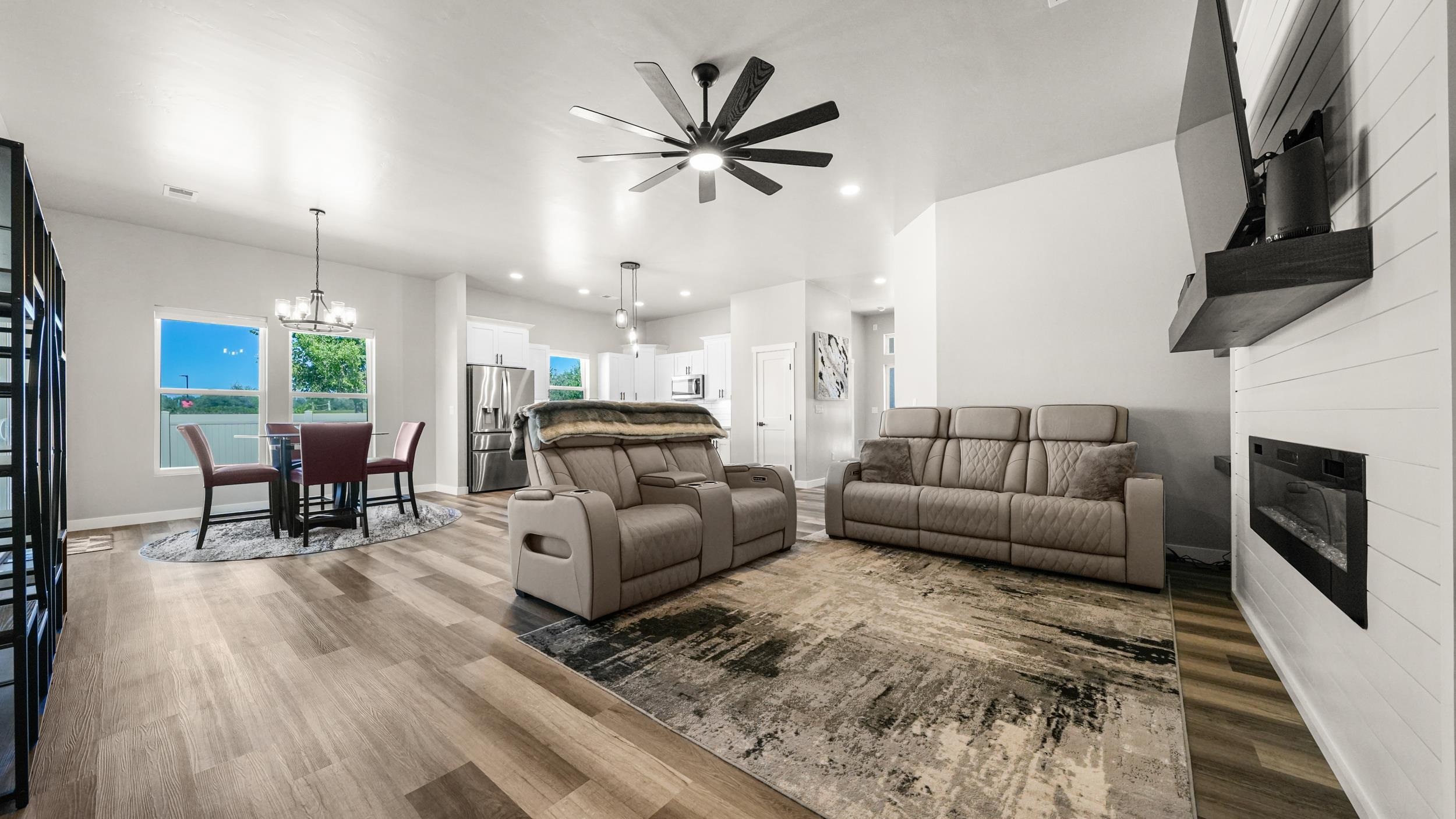 3111 Clyde Court Property Photo 10