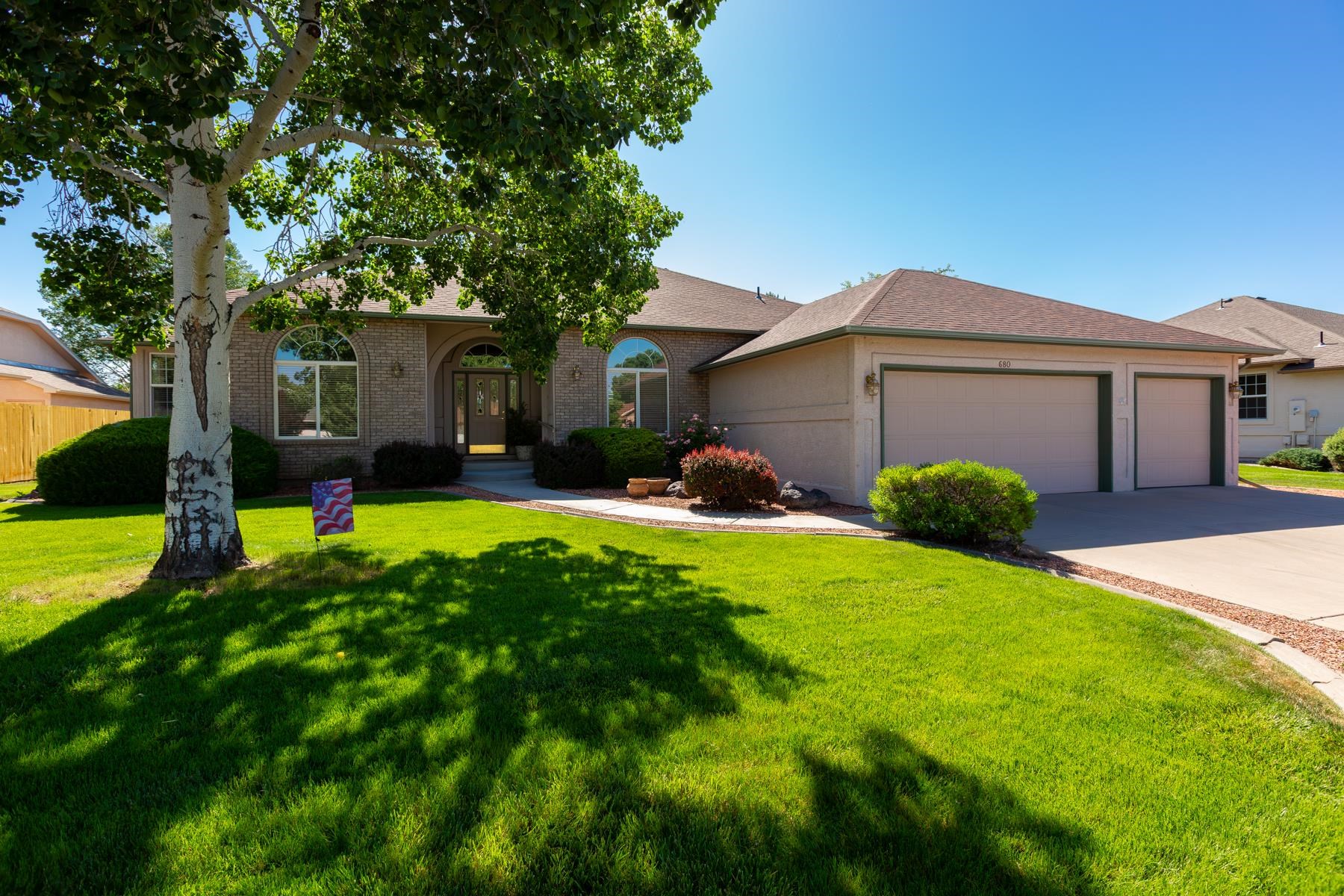 680 Moonridge Court Property Photo 2