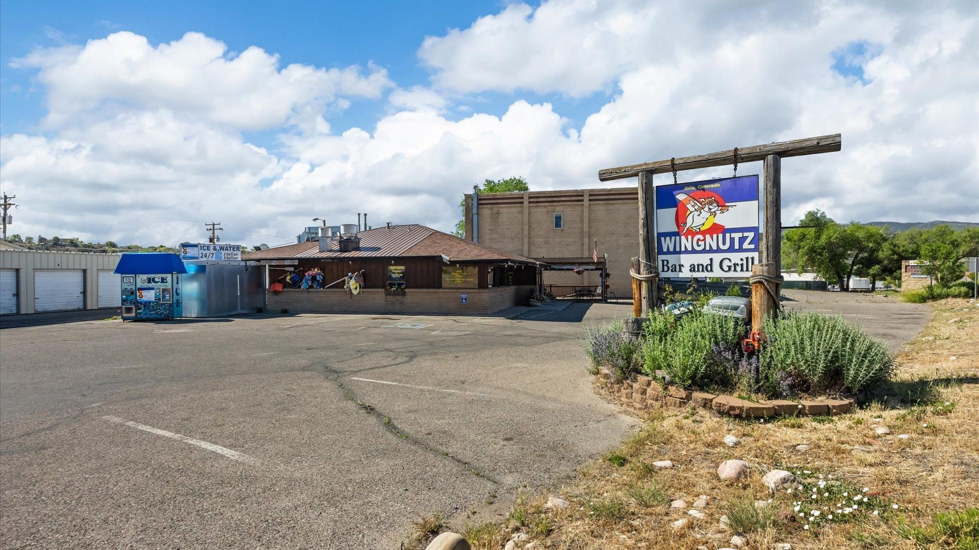 Wingnutz Railroad Avenue Property Photo 1