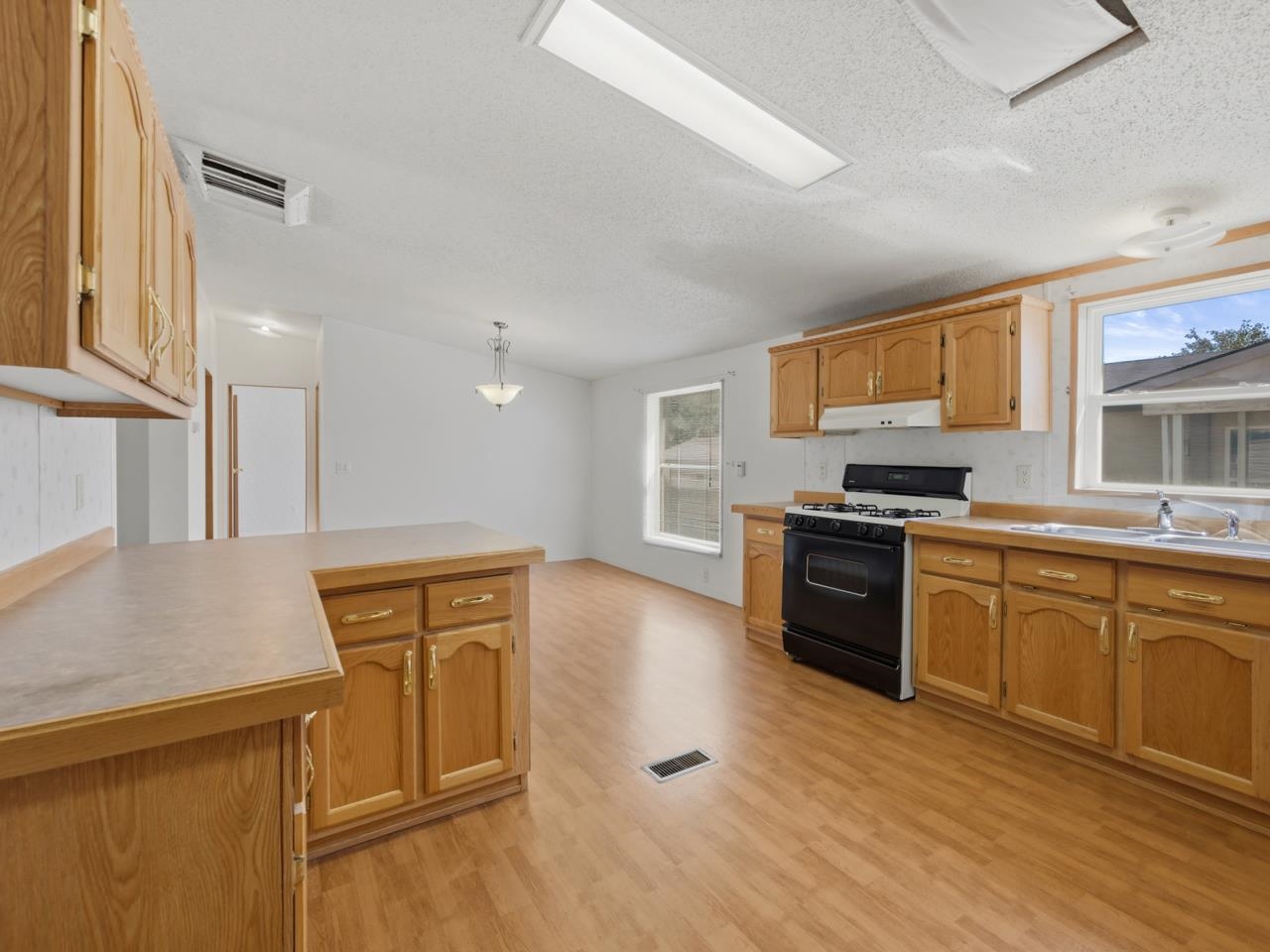 435 32 Road Property Photo 6