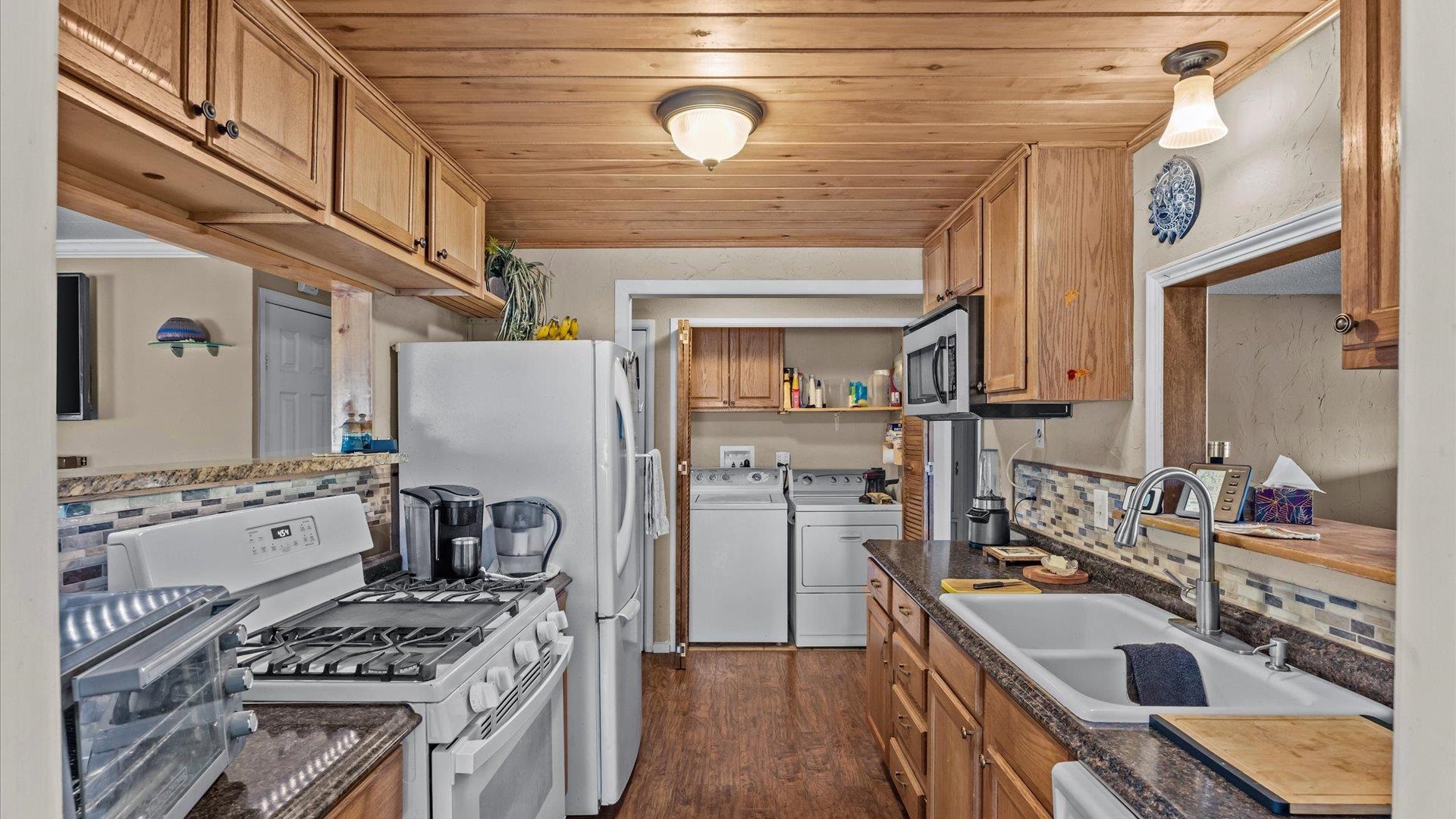 20649 Highway 65 Property Photo 6