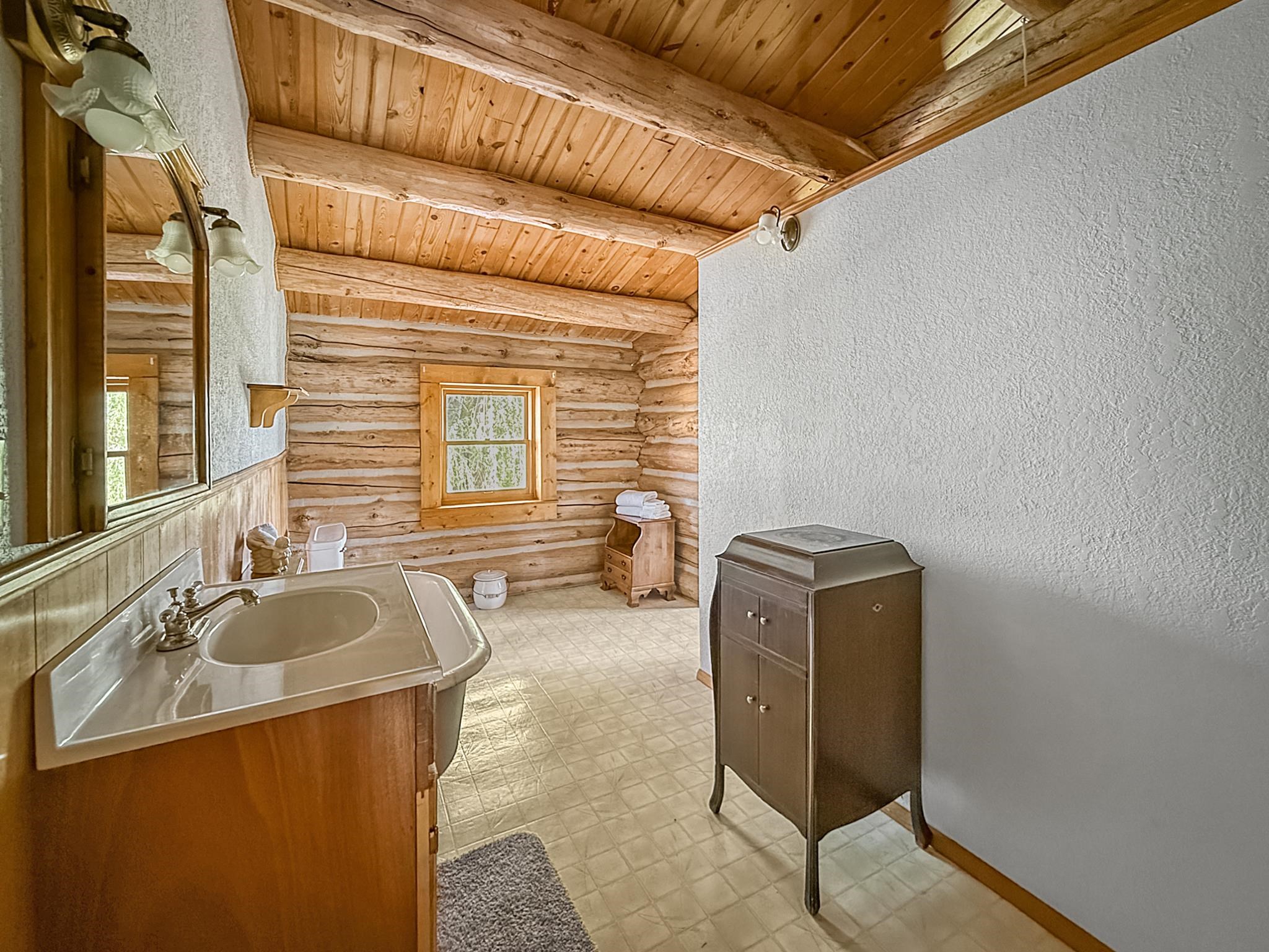 9709 3605 Road Property Photo 20