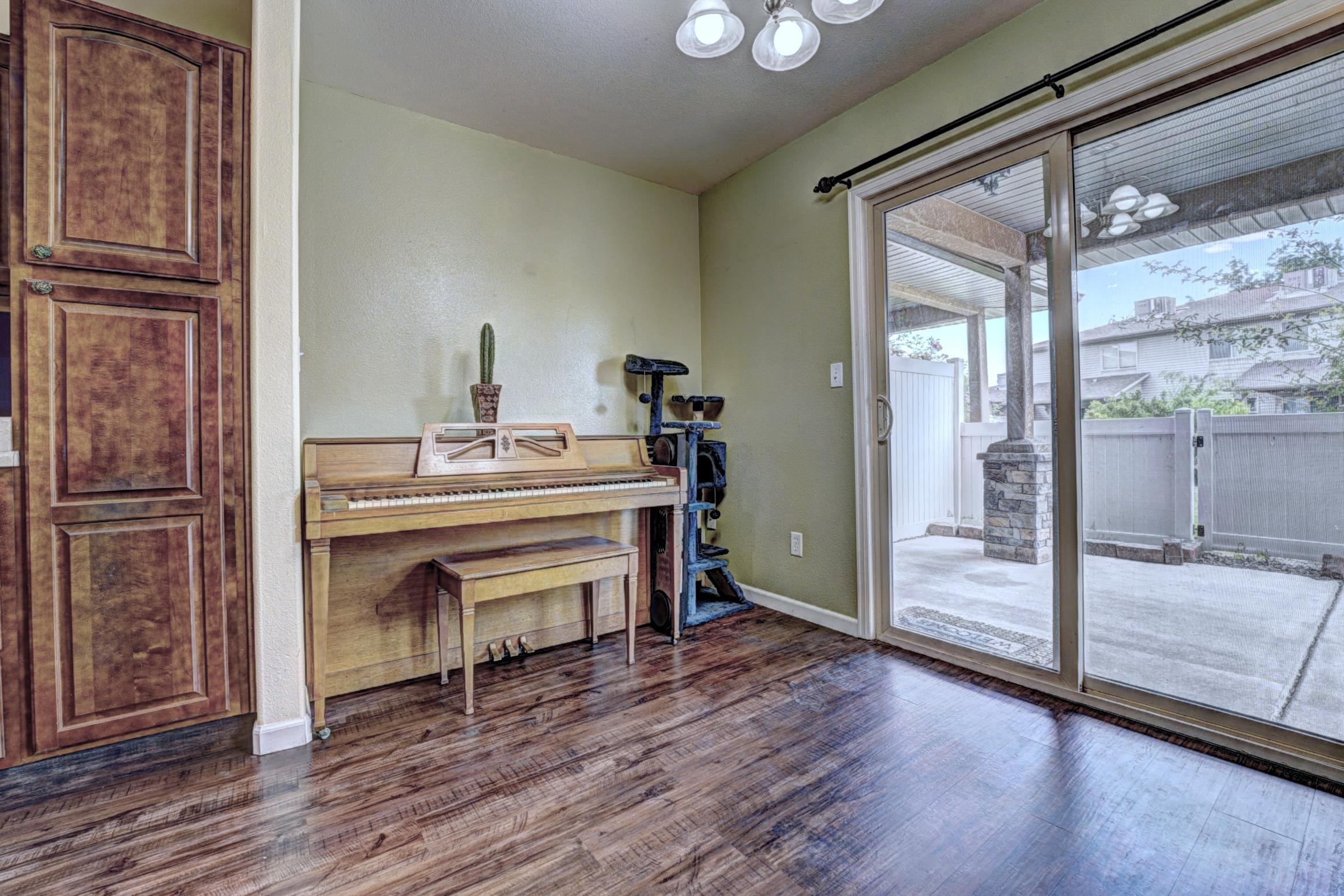2471 Theresea Lane Property Photo 10