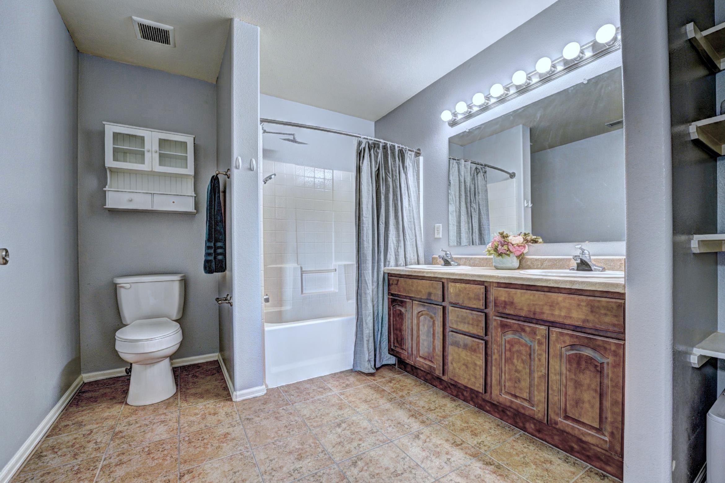 2471 Theresea Lane Property Photo 19