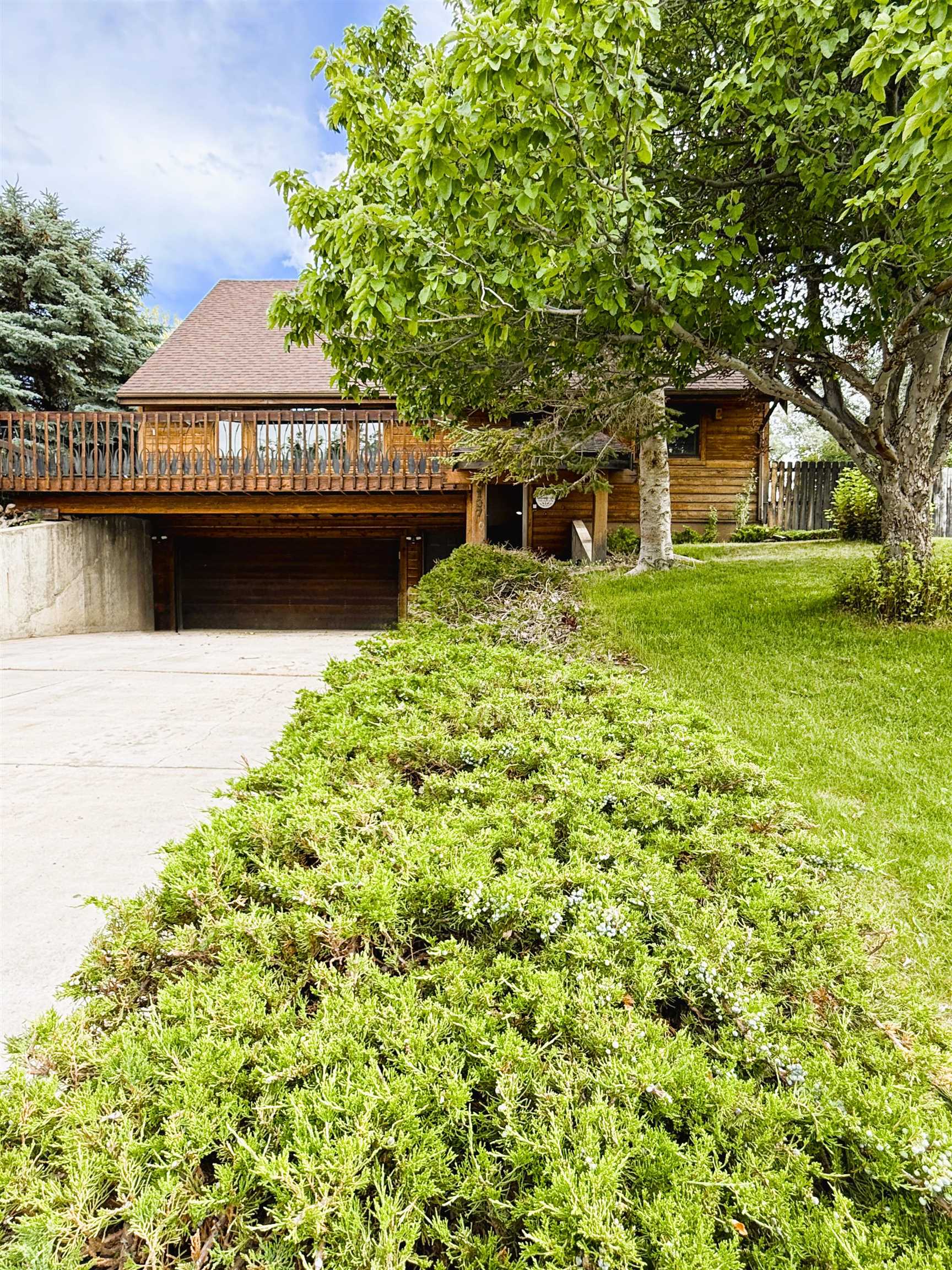 137 Pinyon Circle Property Photo 3