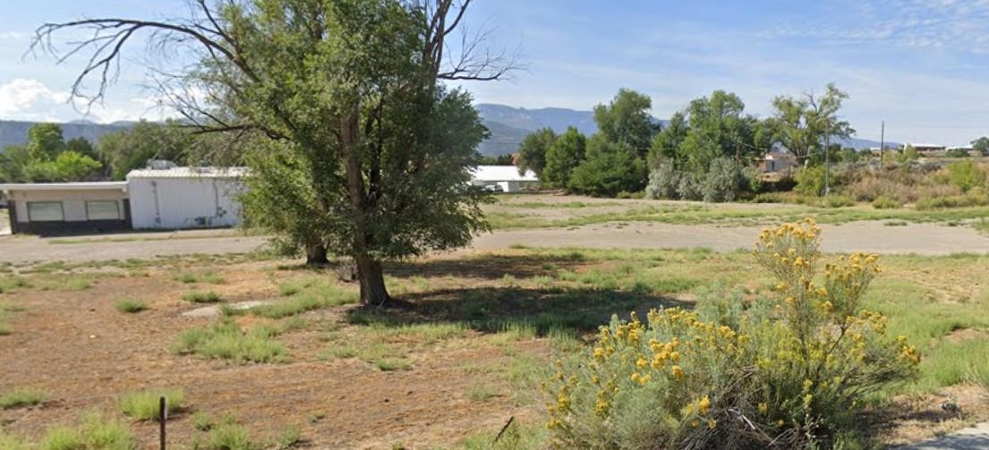 1901 Railroad Avenue Property Photo 1