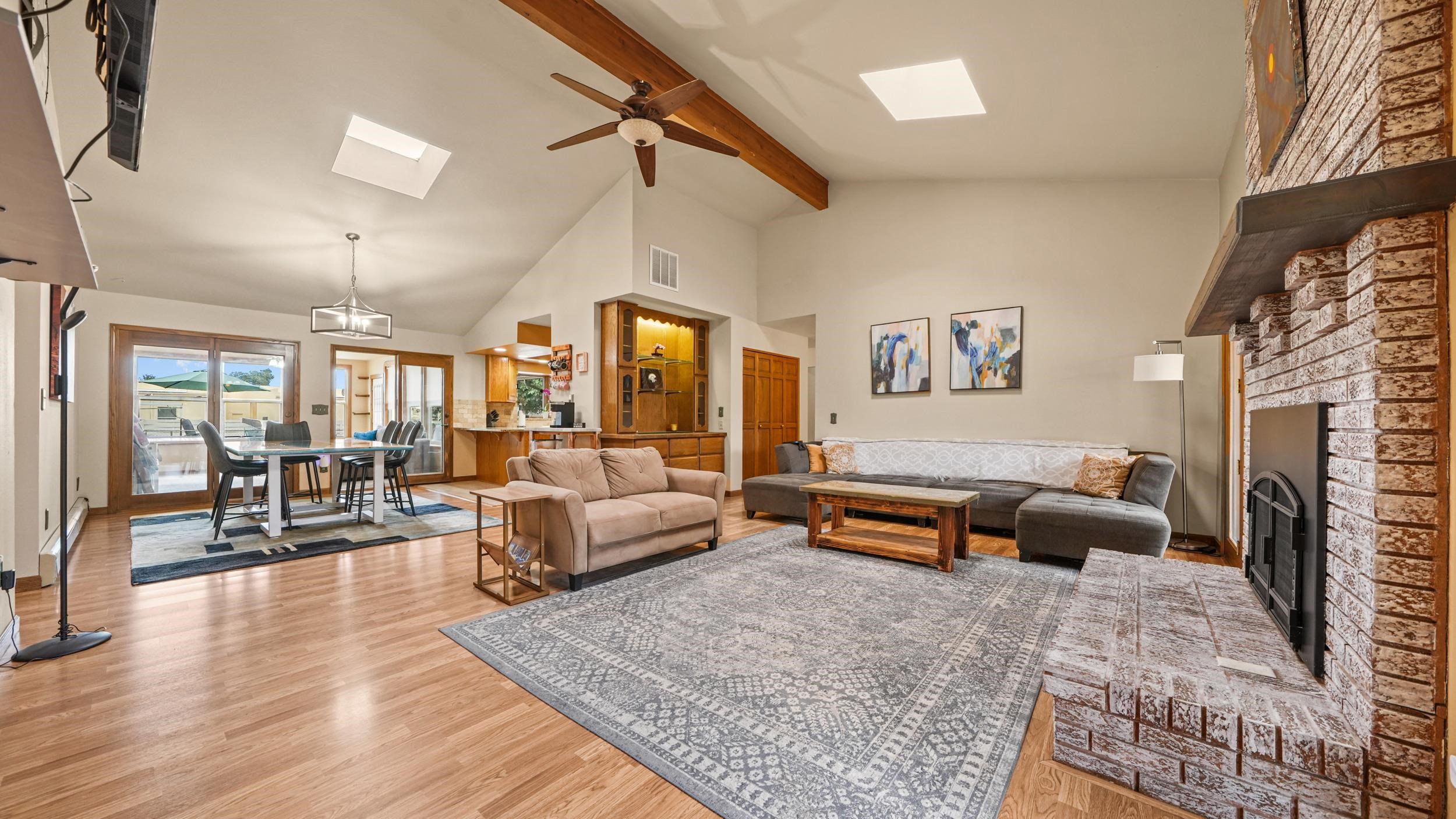 2084 Broadway Property Photo 6