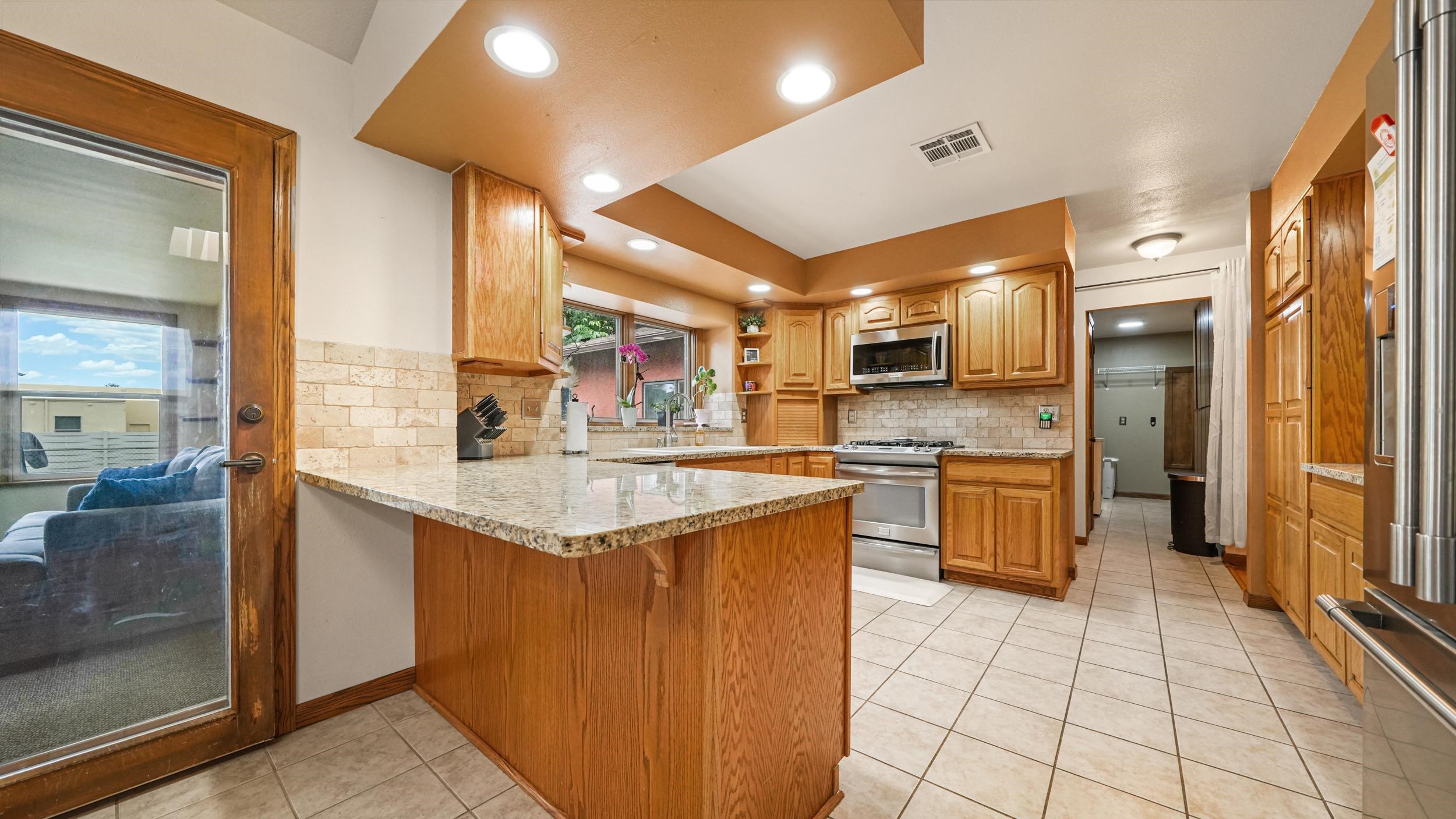 2084 Broadway Property Photo 9