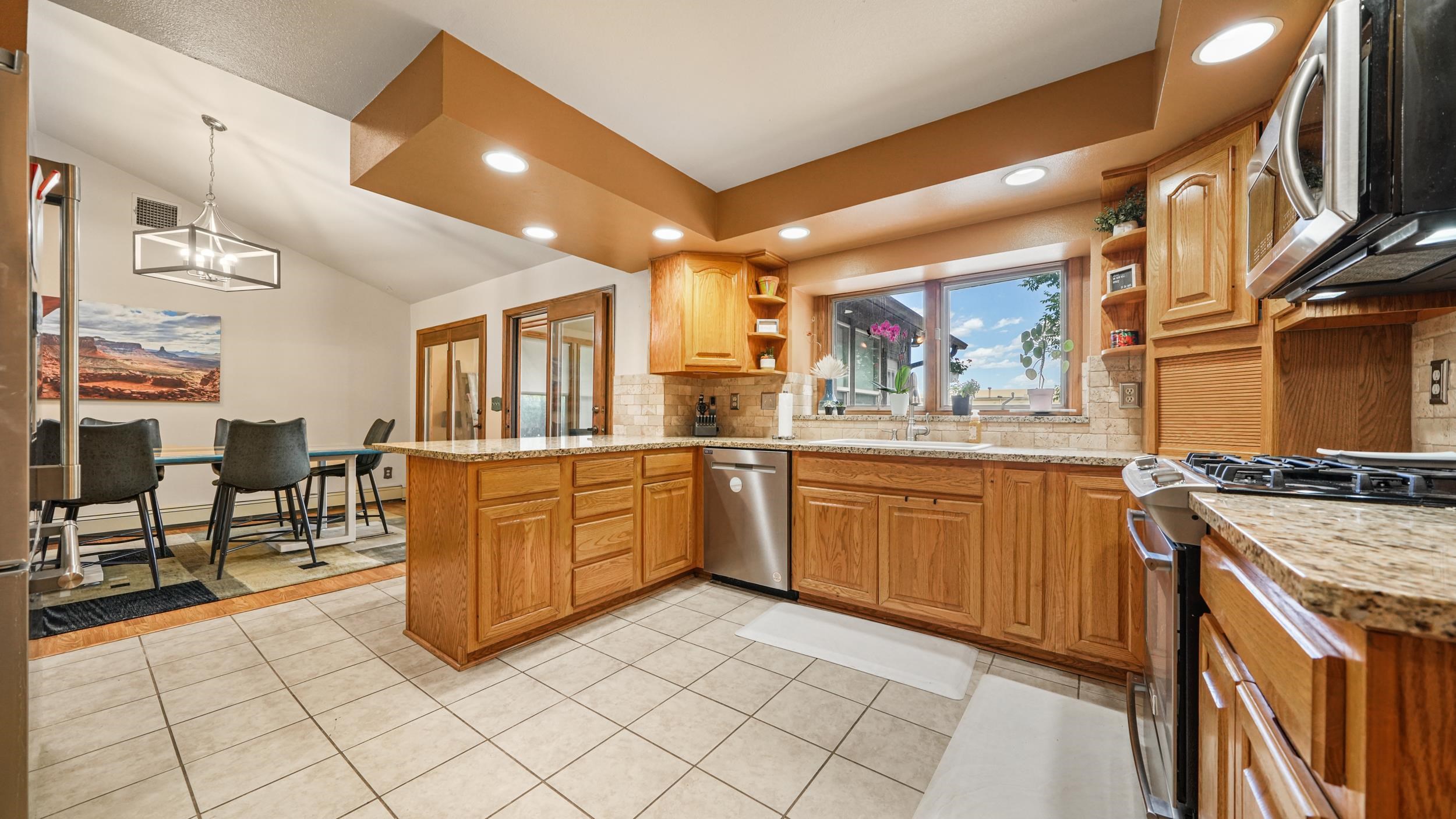 2084 Broadway Property Photo 11