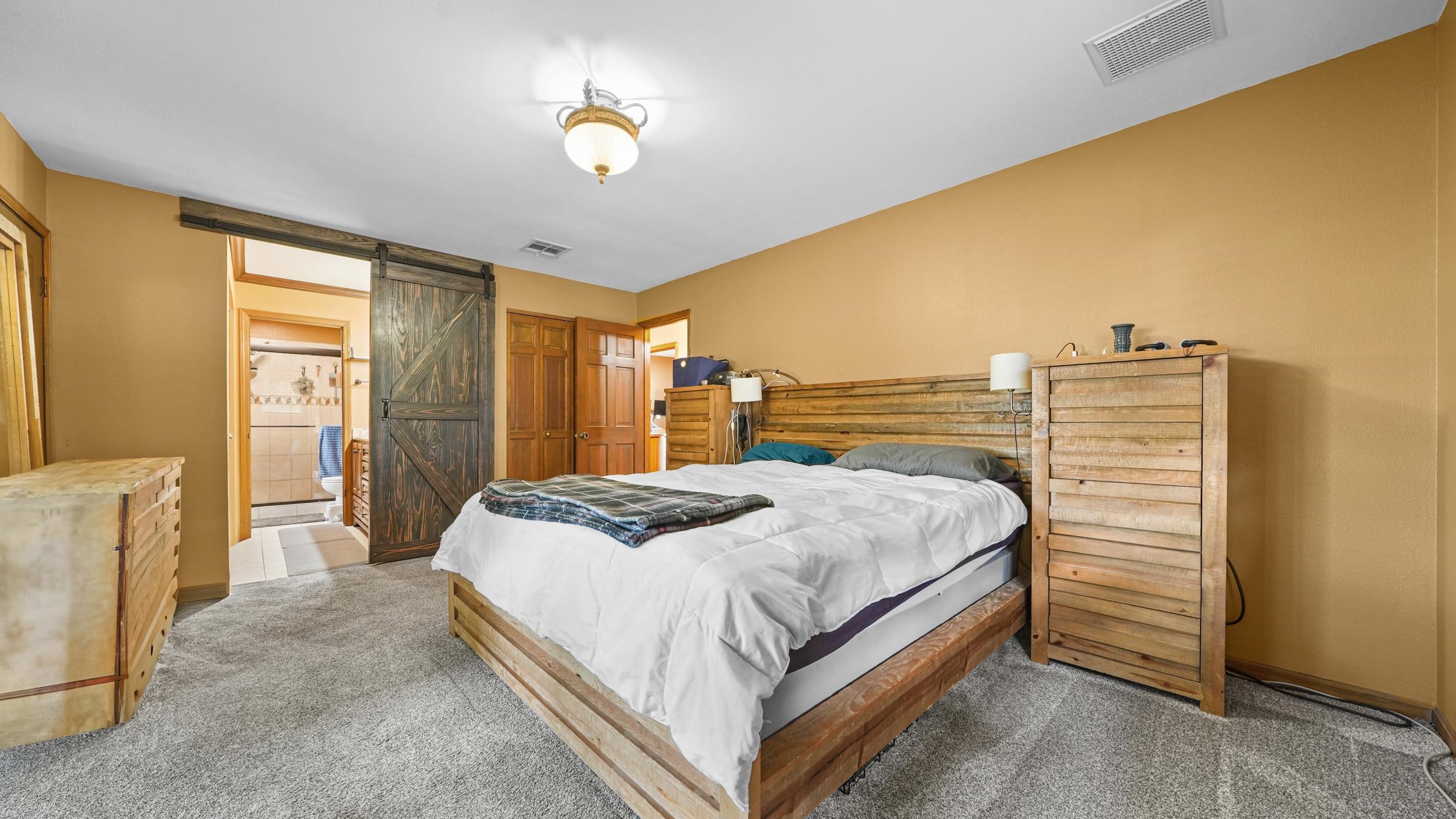 2084 Broadway Property Photo 17