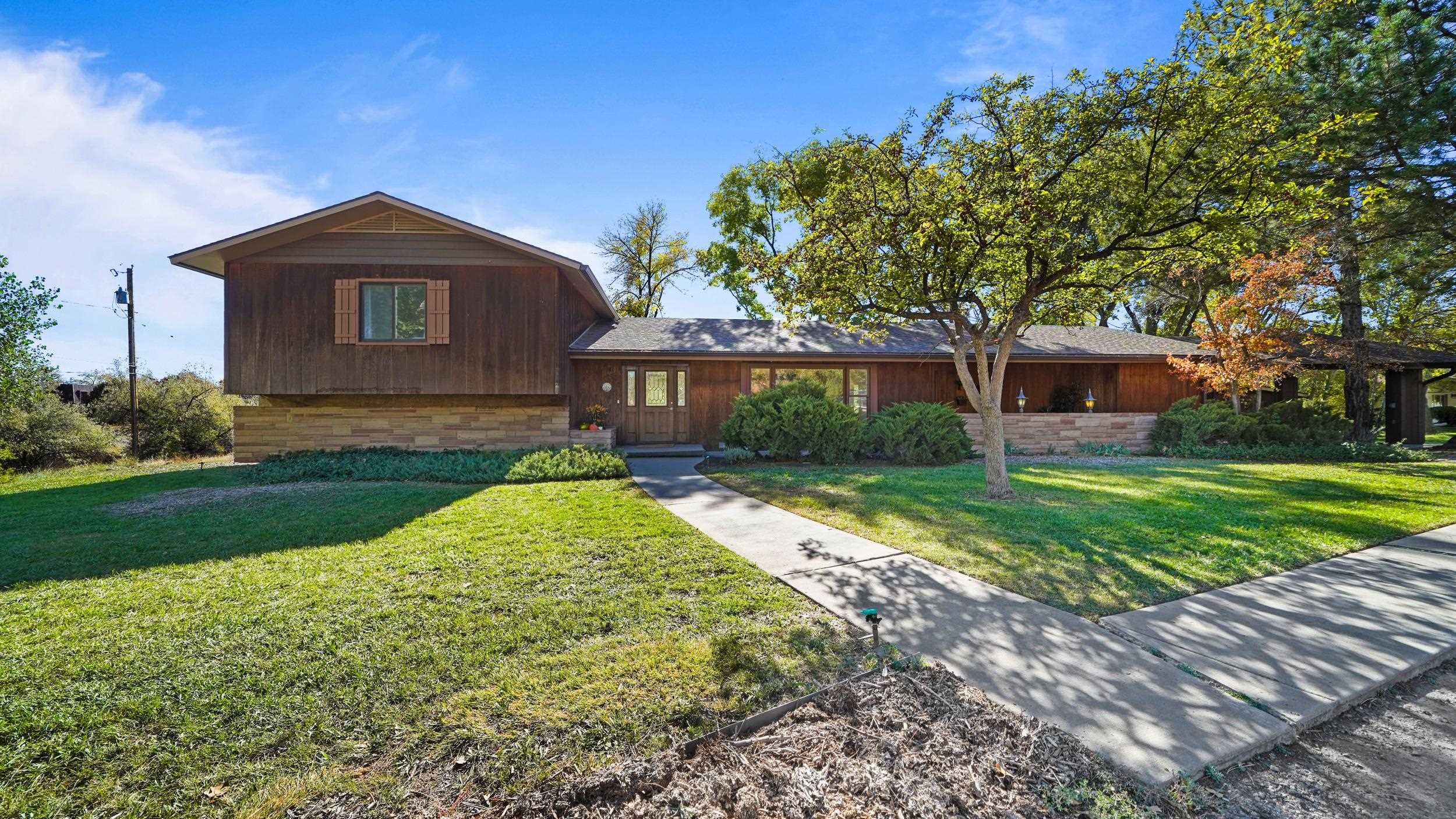 698 Round Hill Drive