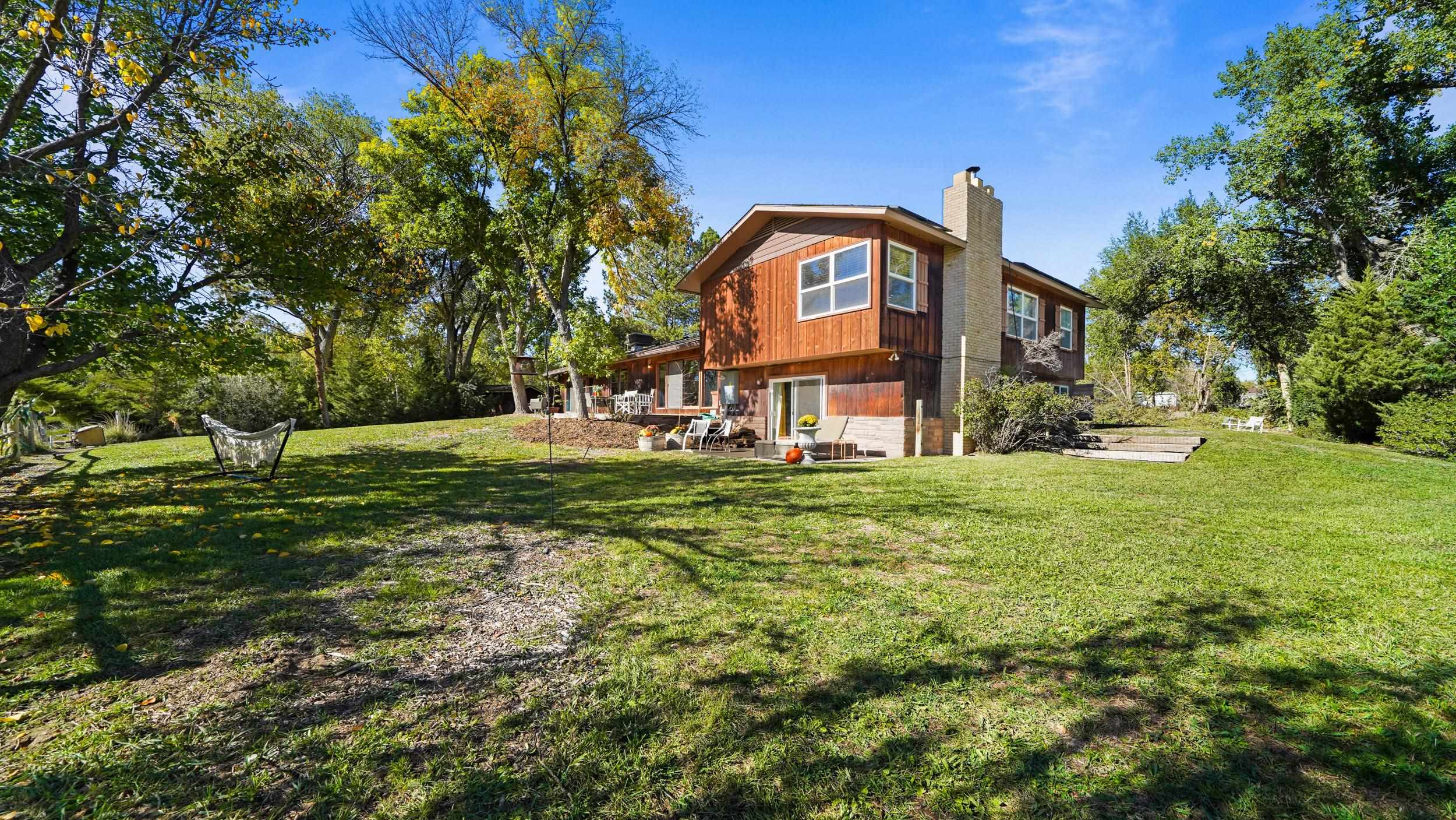 698 Round Hill Drive Property Photo 2