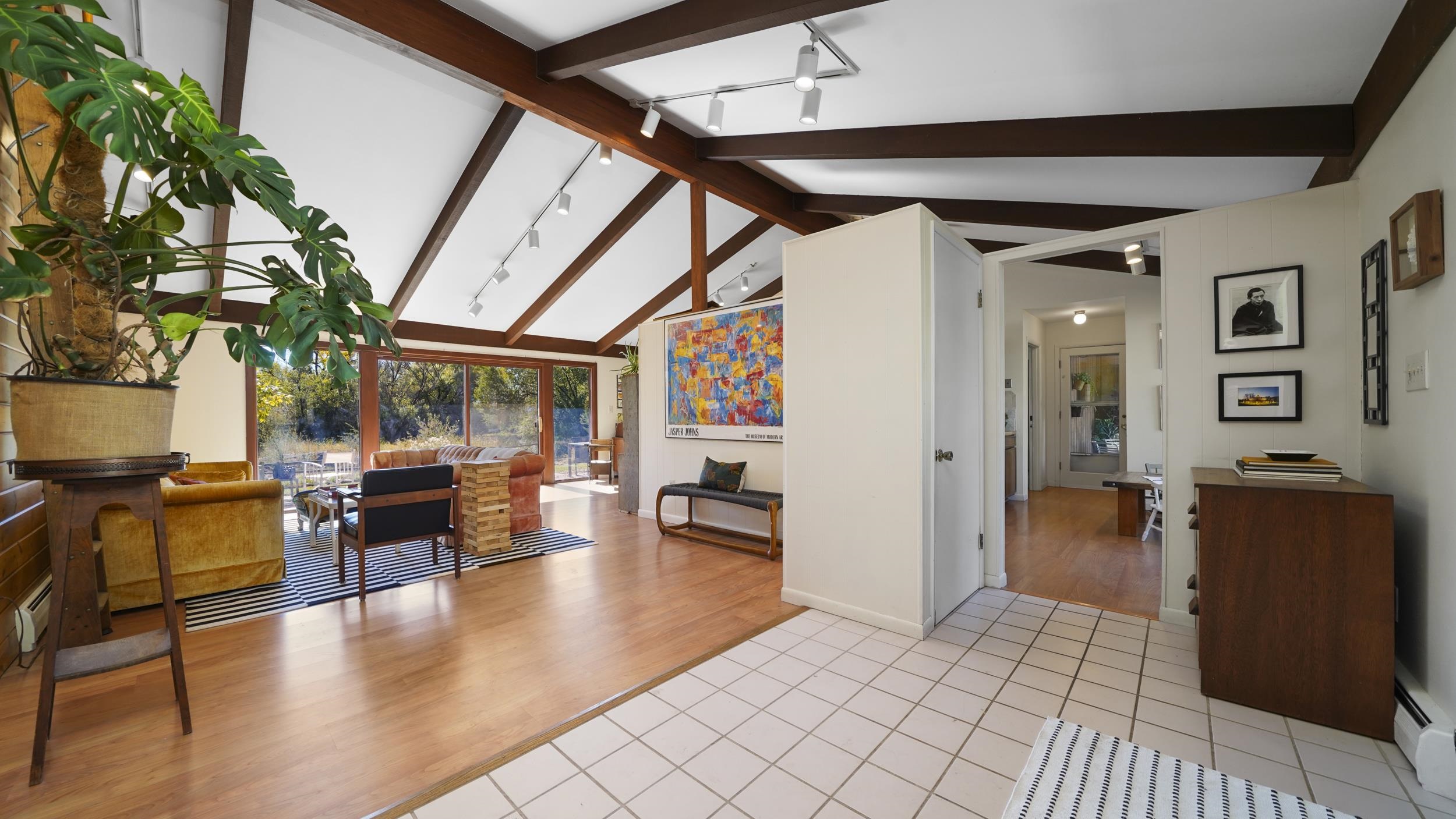 698 Round Hill Drive Property Photo 8