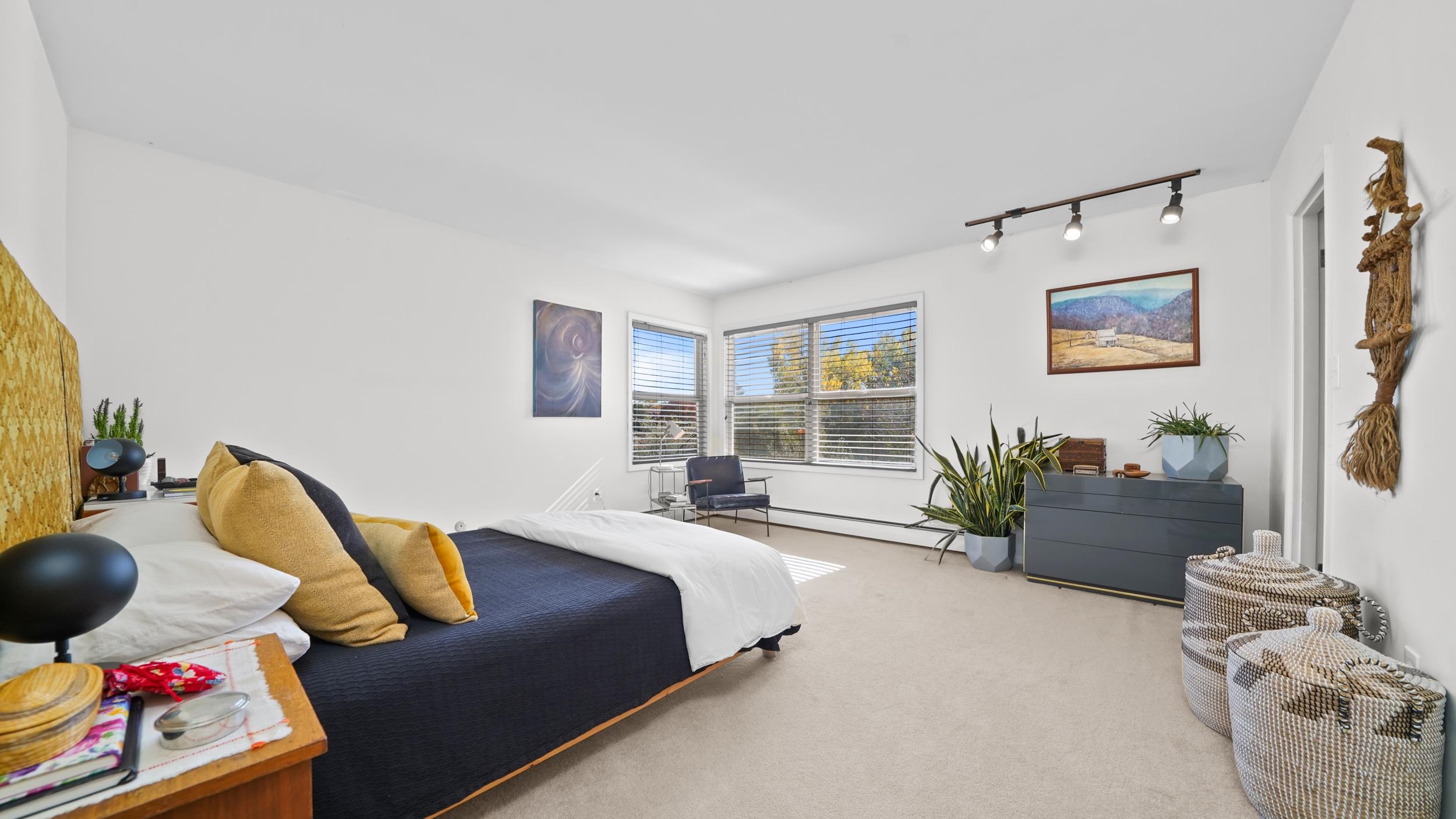 698 Round Hill Drive Property Photo 24