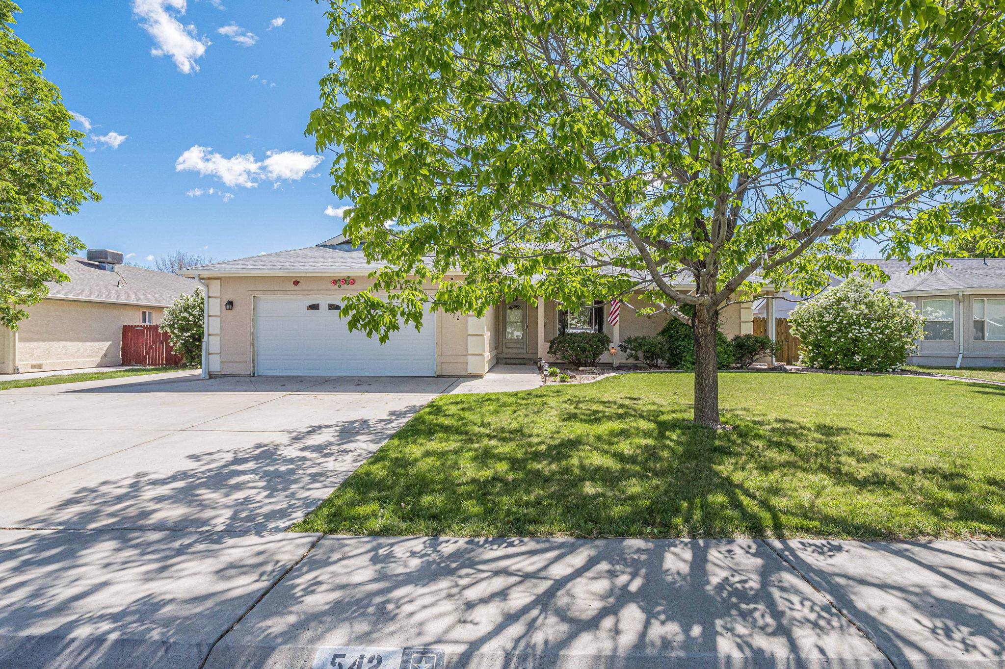 542 N Willow Street Property Photo 3