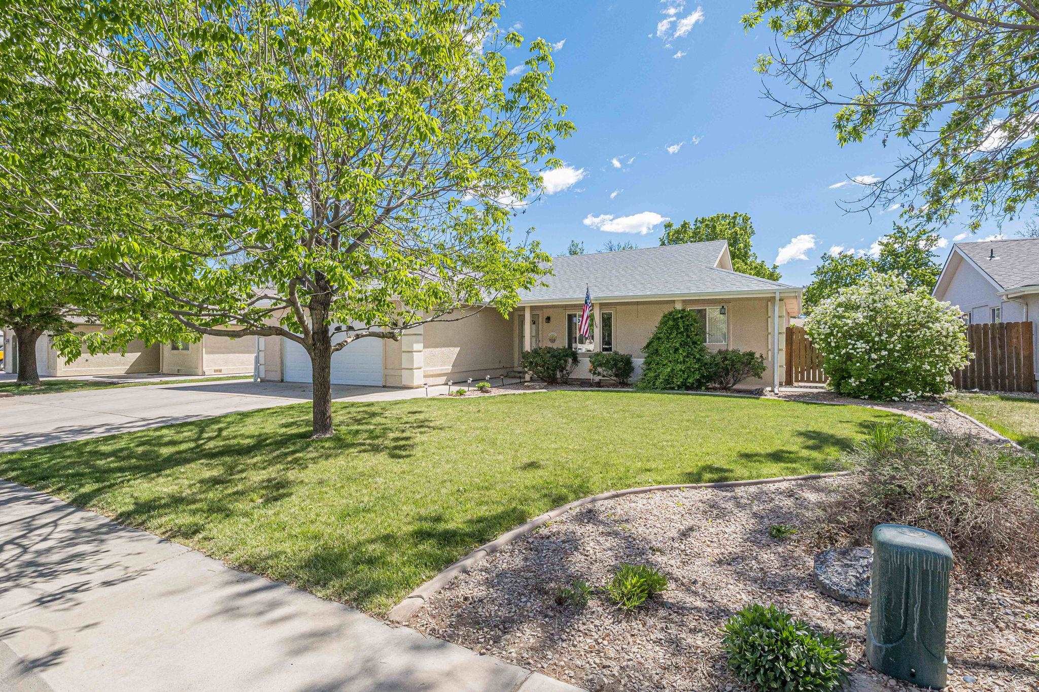 542 N Willow Street Property Photo 4