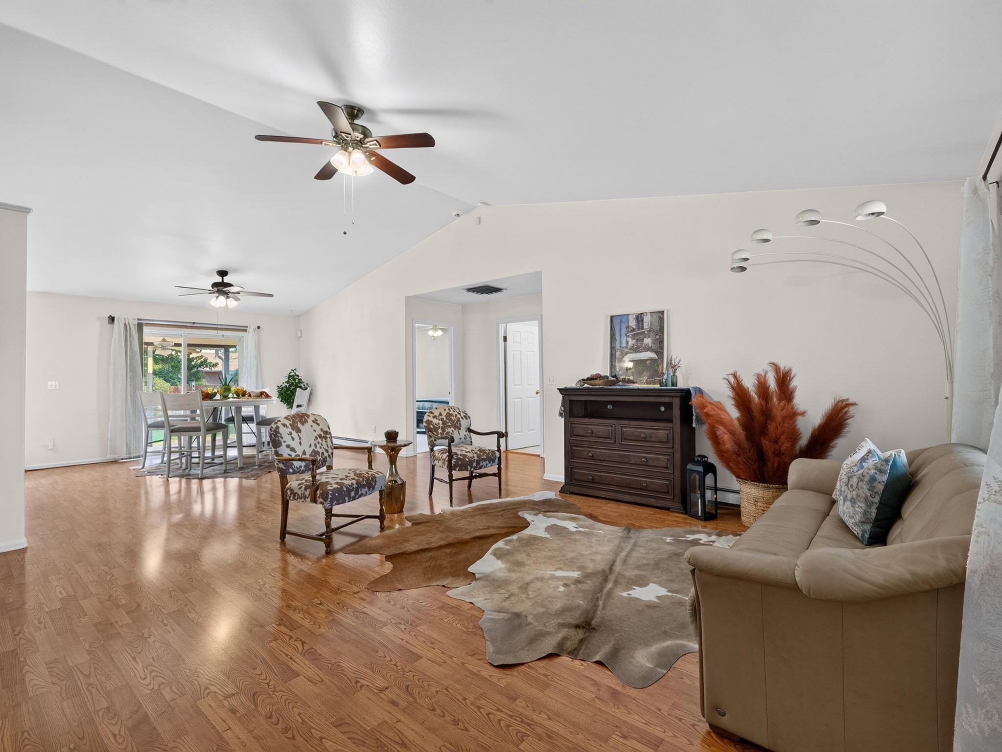 542 N Willow Street Property Photo 8