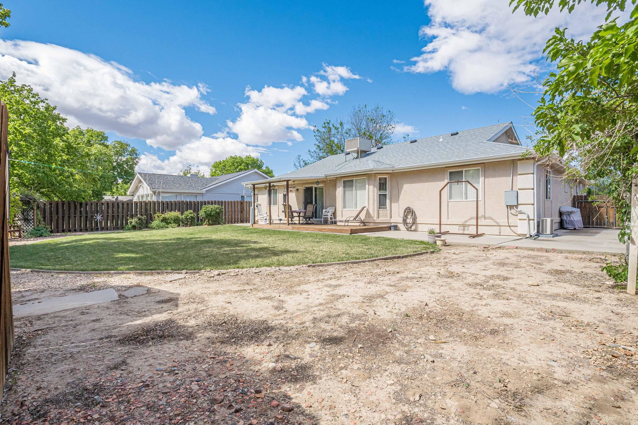 542 N Willow Street Property Photo 33