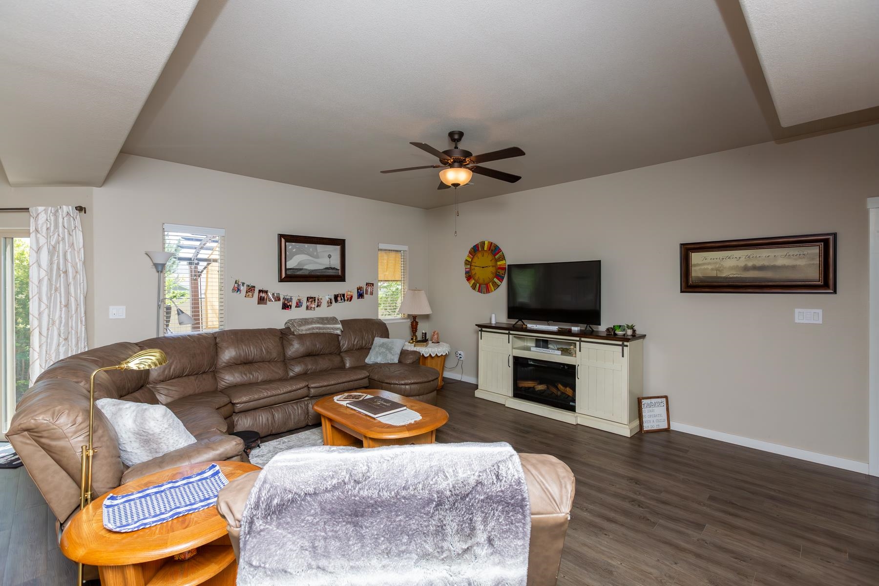 2477 Tiptop Avenue Property Photo 6