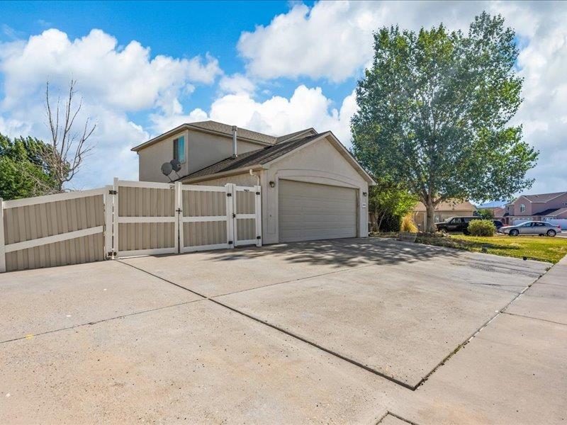 2860 B 3/4 Road Property Photo 5