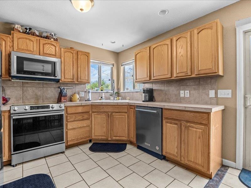 2860 B 3/4 Road Property Photo 12