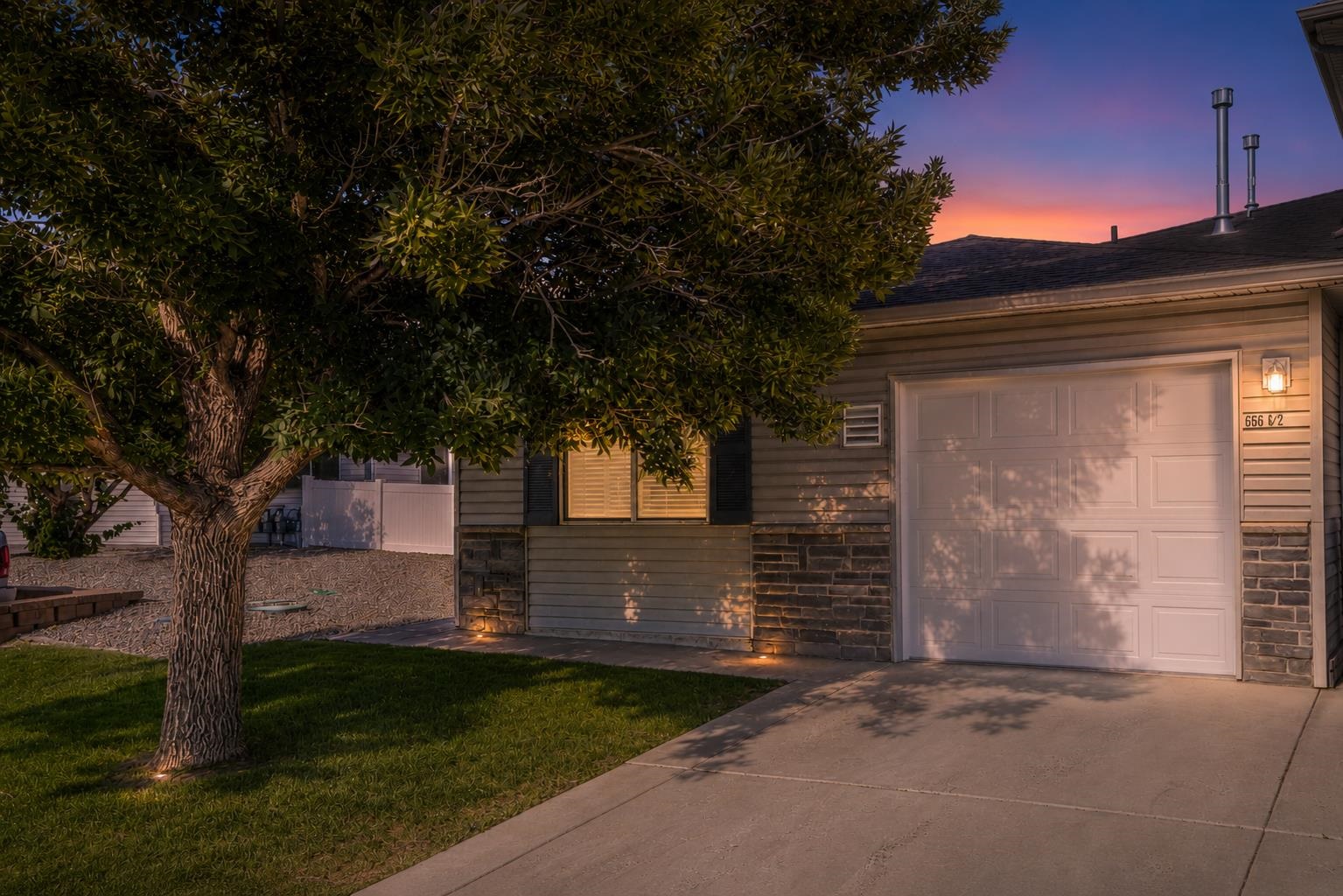 656 1/2 Serenity Lane Property Photo 1