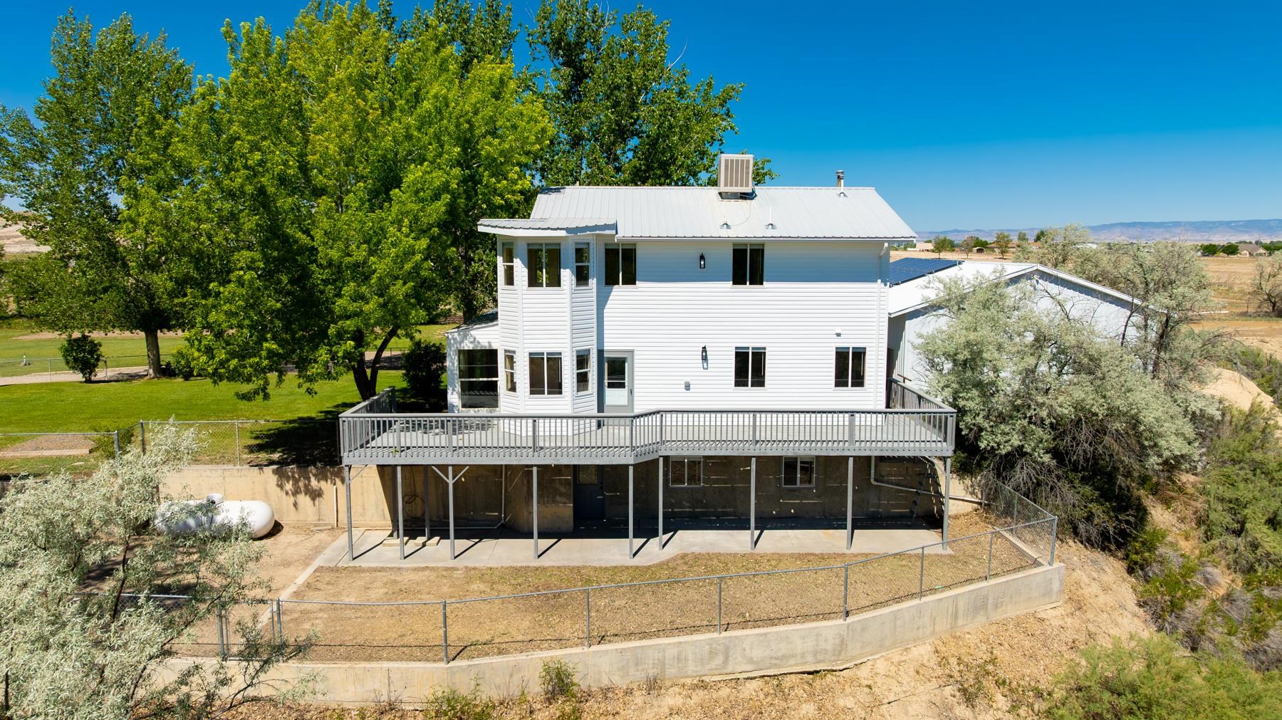 1726 O Road Property Photo 4