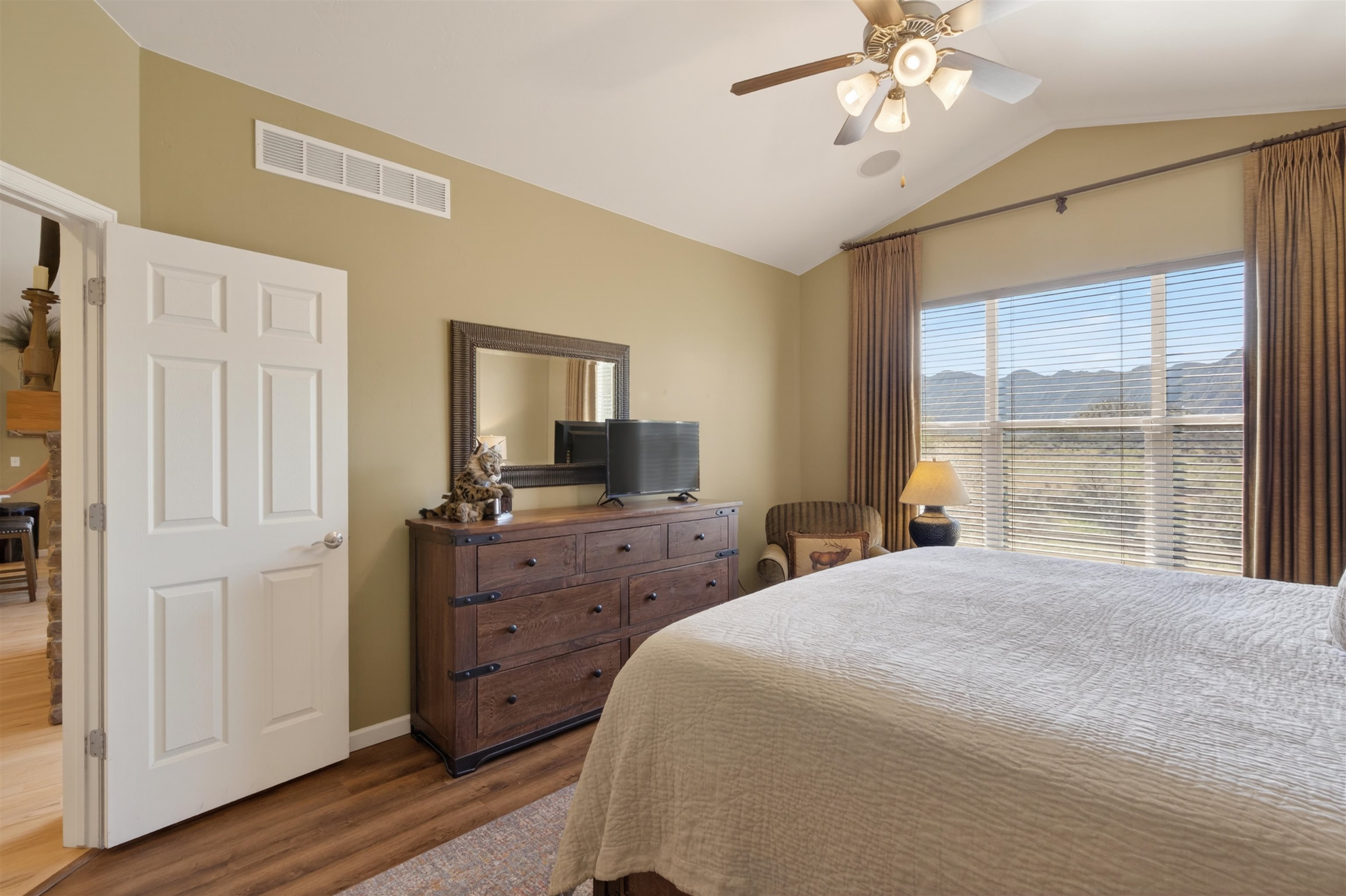 501 S Wild Horse Drive Property Photo 19