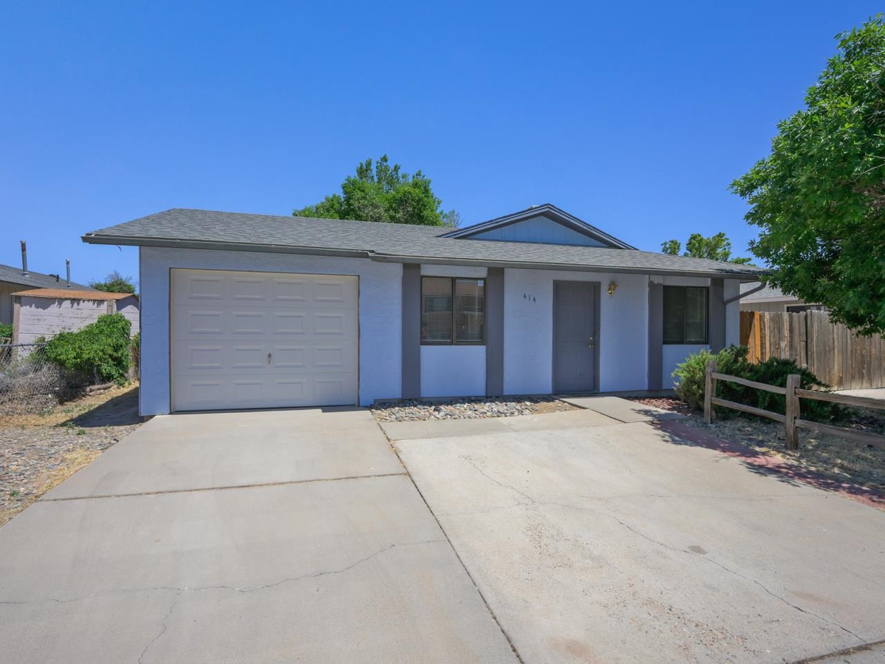 414 Chiswick Way Property Photo 1