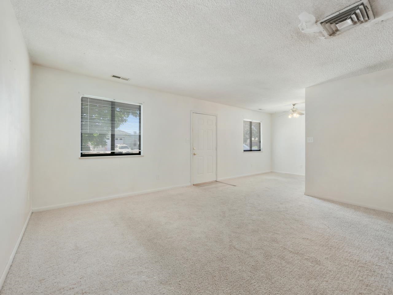 414 Chiswick Way Property Photo 4