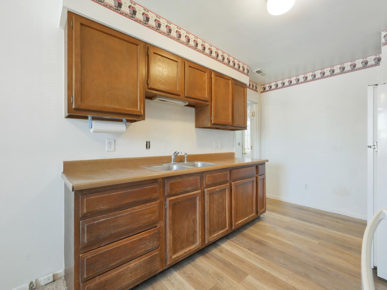 414 Chiswick Way Property Photo 7
