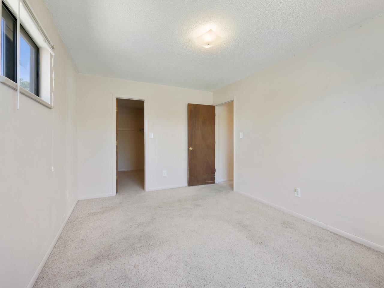 414 Chiswick Way Property Photo 10