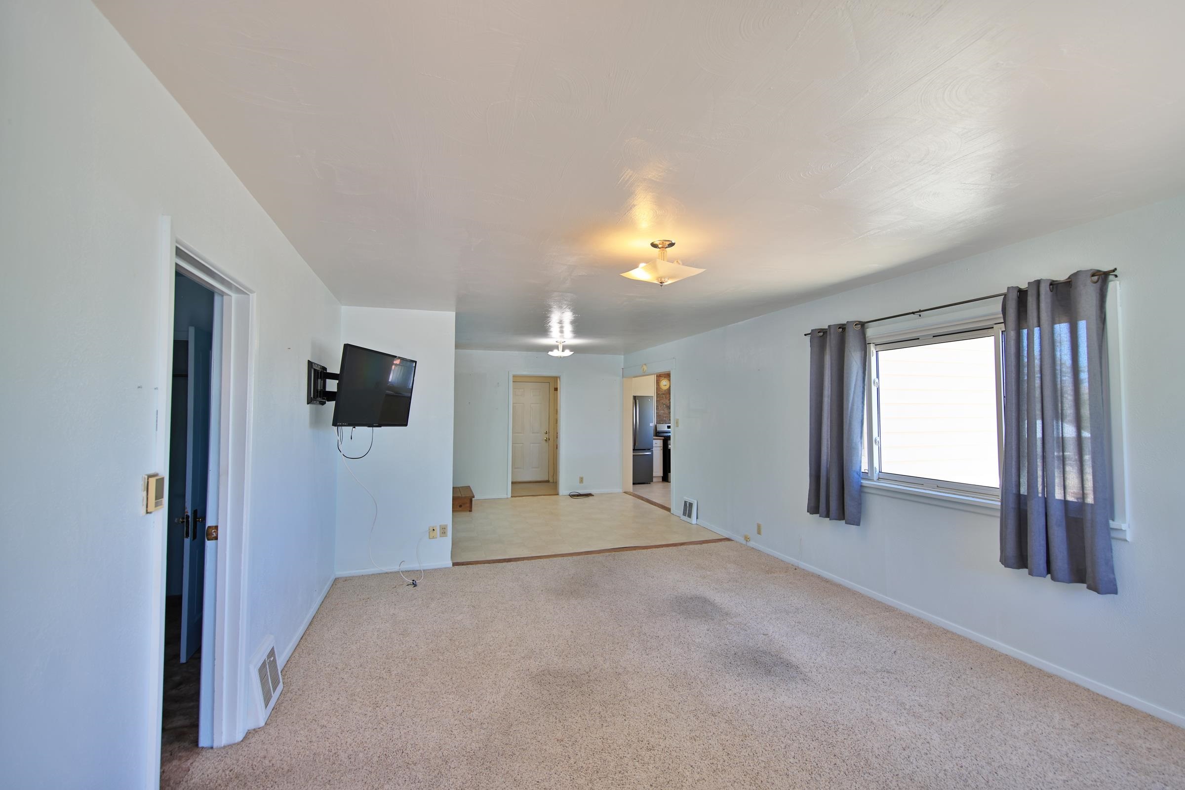 10945 Highway 65 Property Photo 3