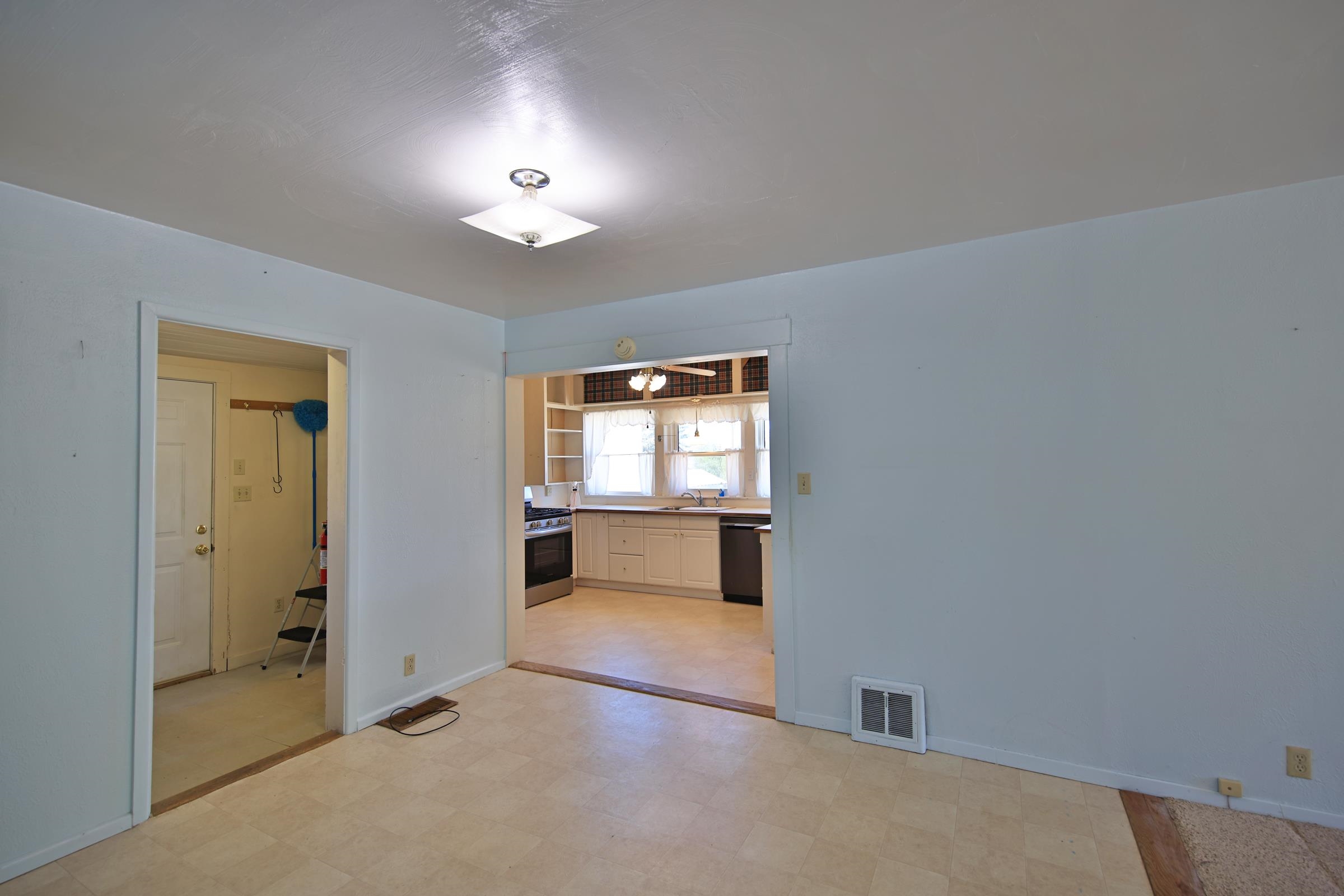 10945 Highway 65 Property Photo 4