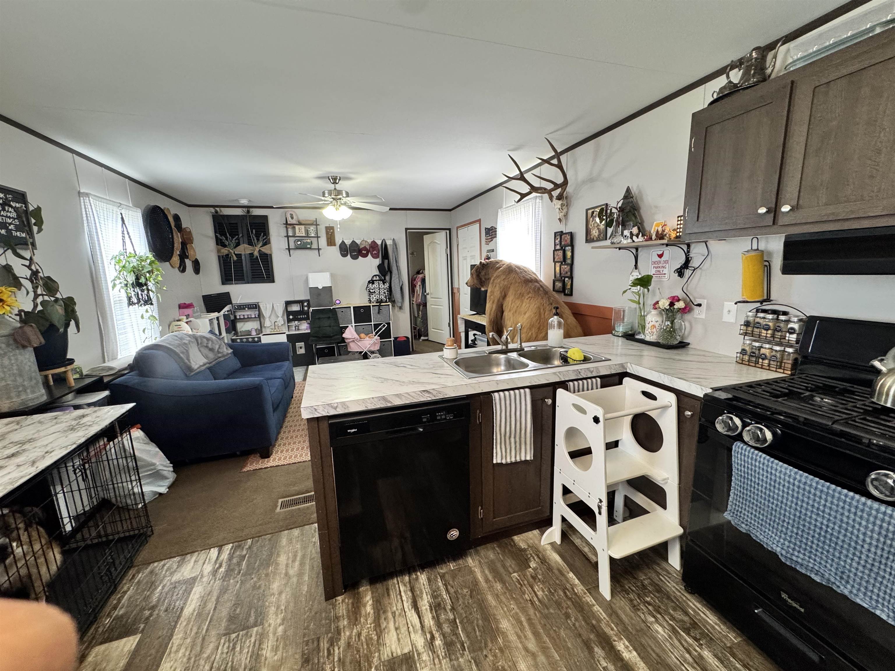 2845 North Avenue Property Photo 5