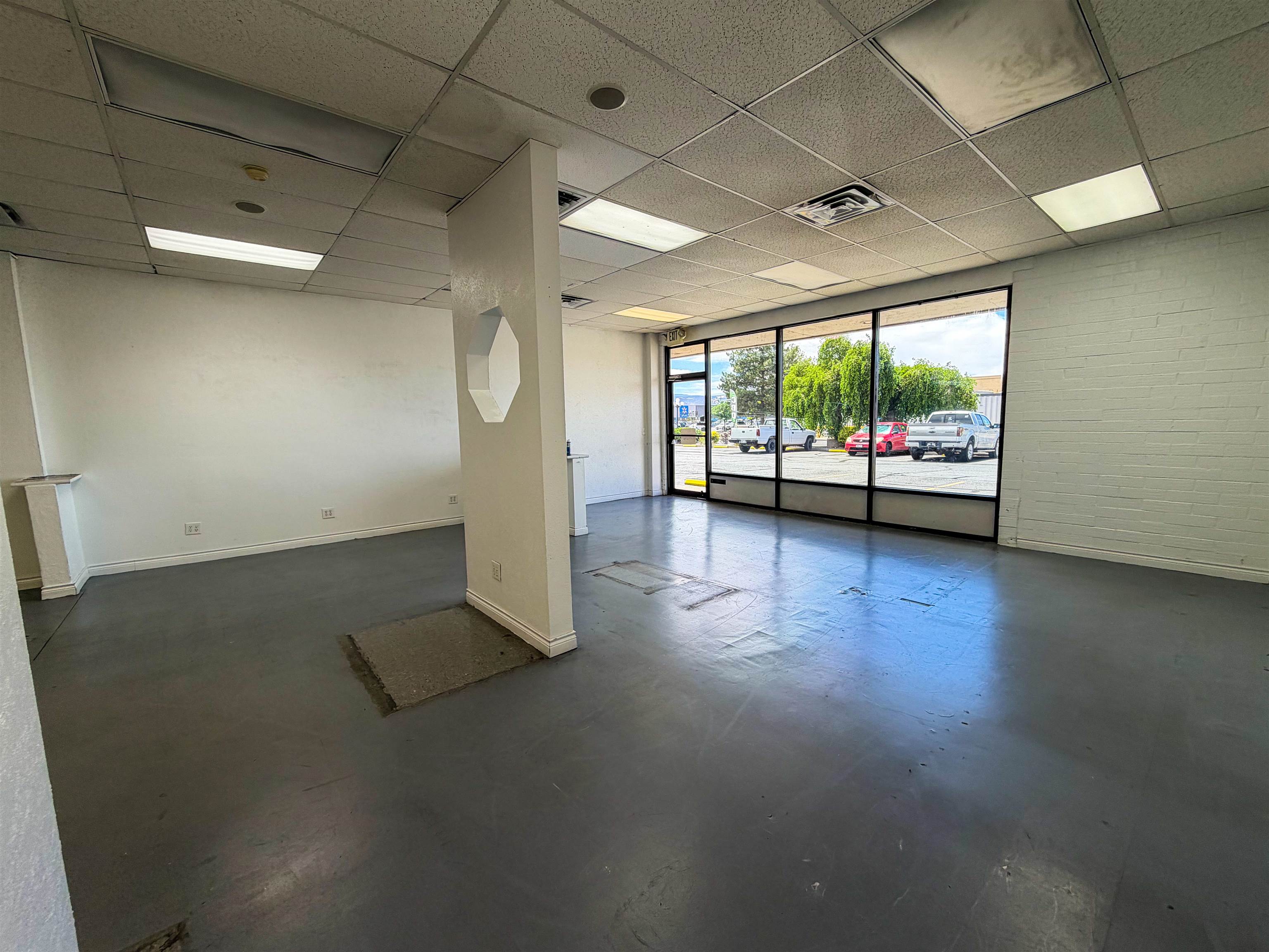 2889 North Avenue Property Photo 4