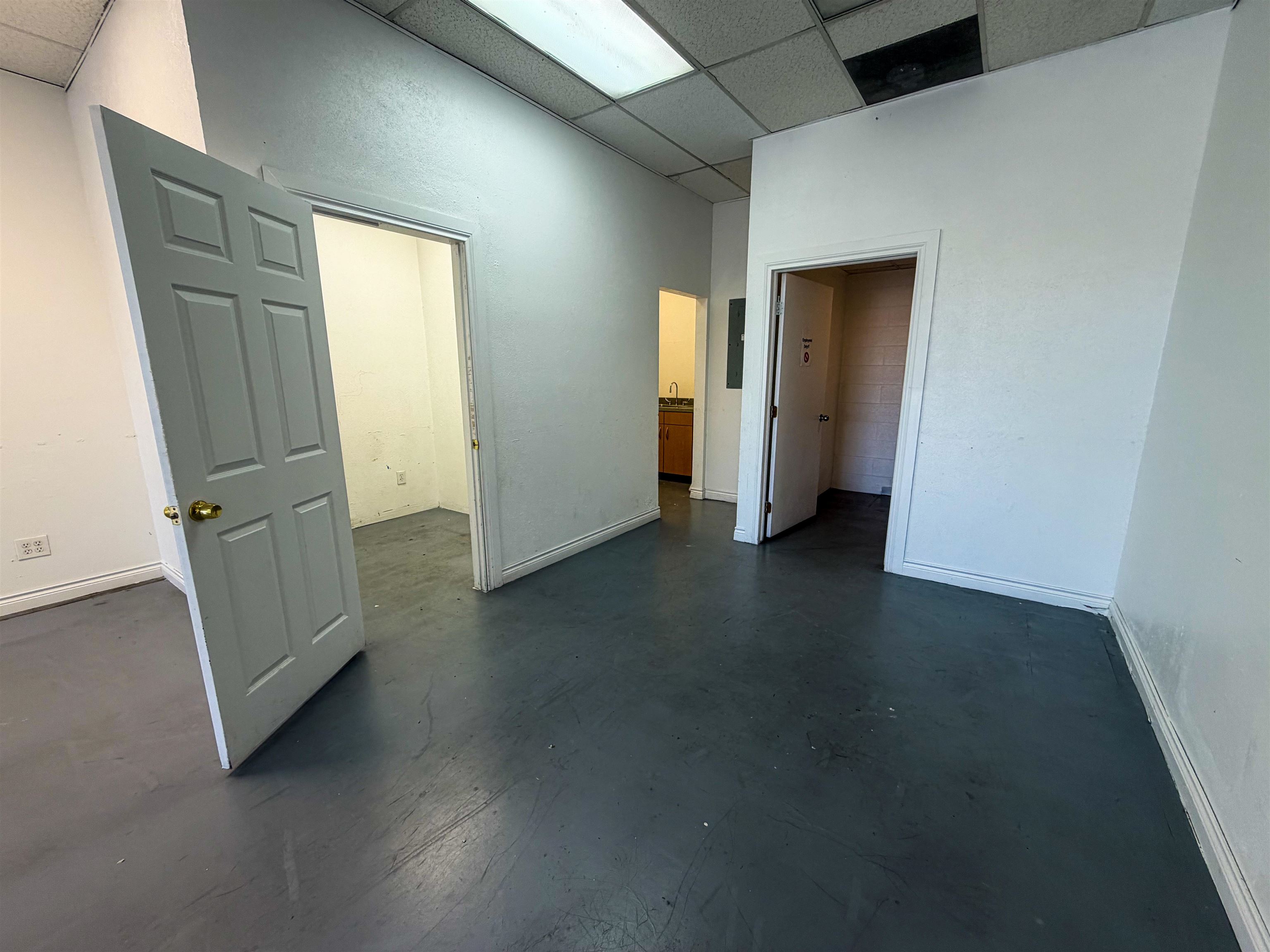 2889 North Avenue Property Photo 5