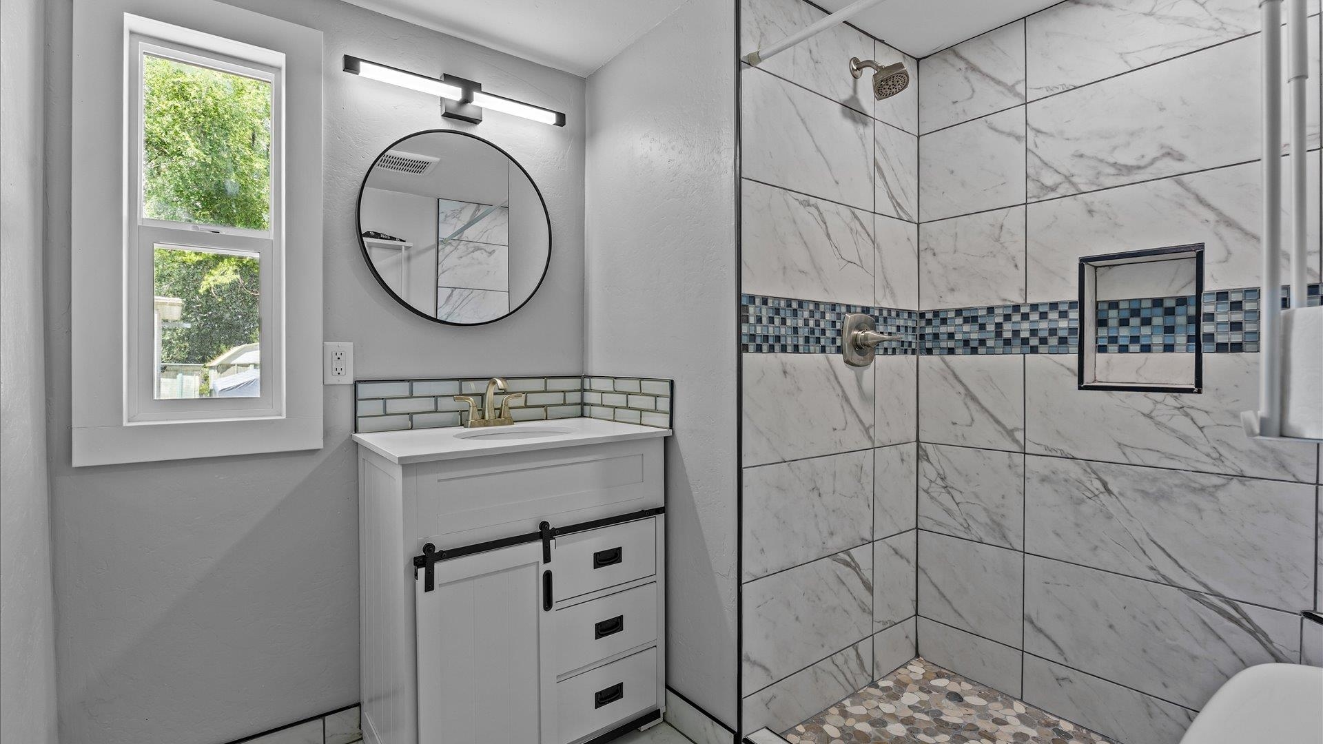 825 E Ottley Avenue Property Photo 10